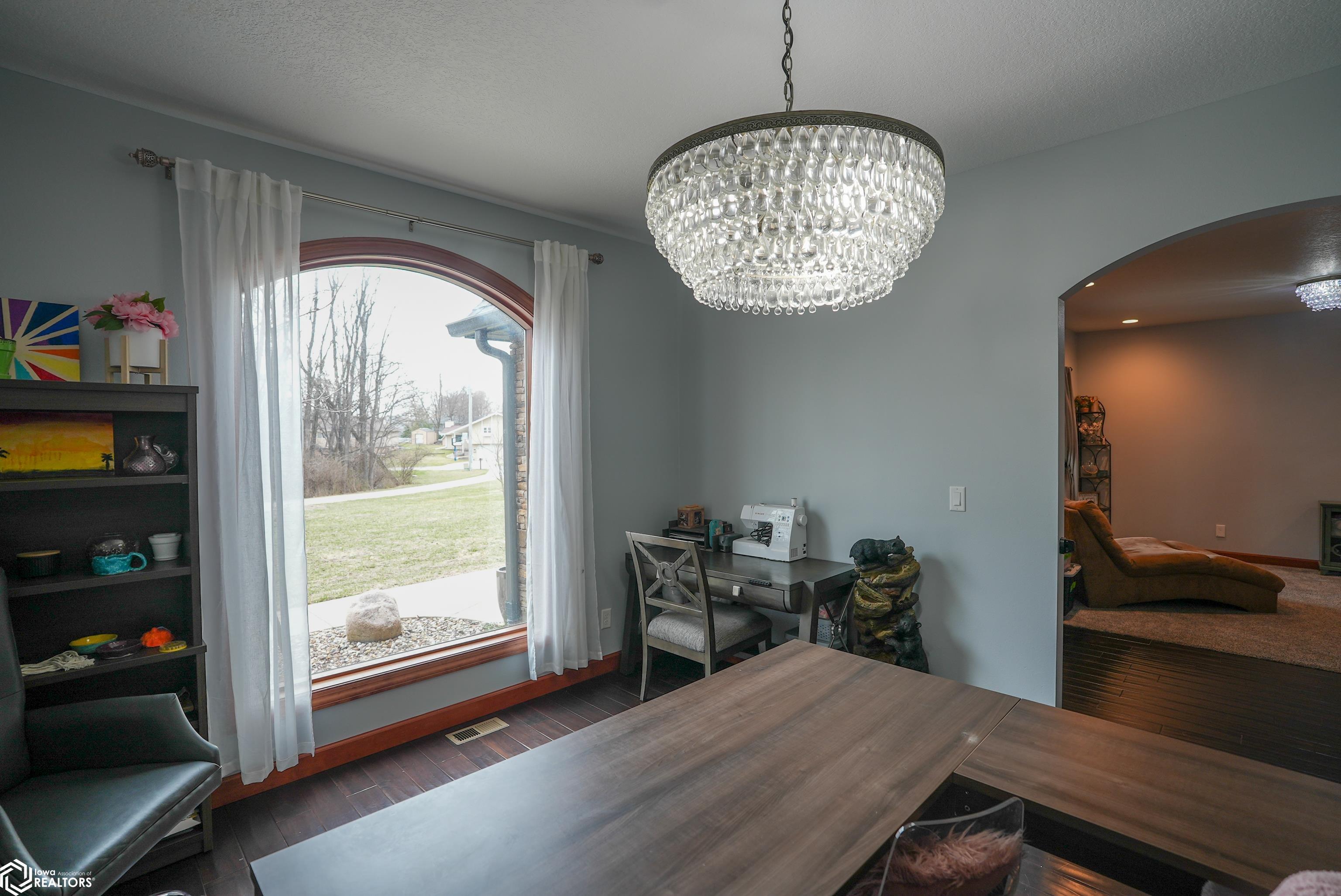 617 B Avenue, Albia, Iowa image 4