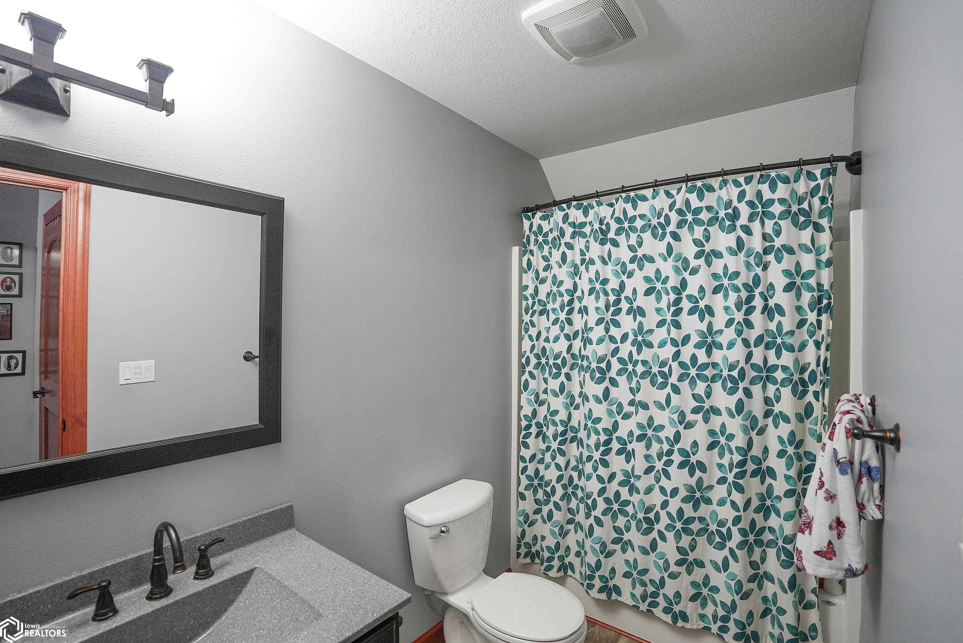 617 B Avenue, Albia, Iowa image 32