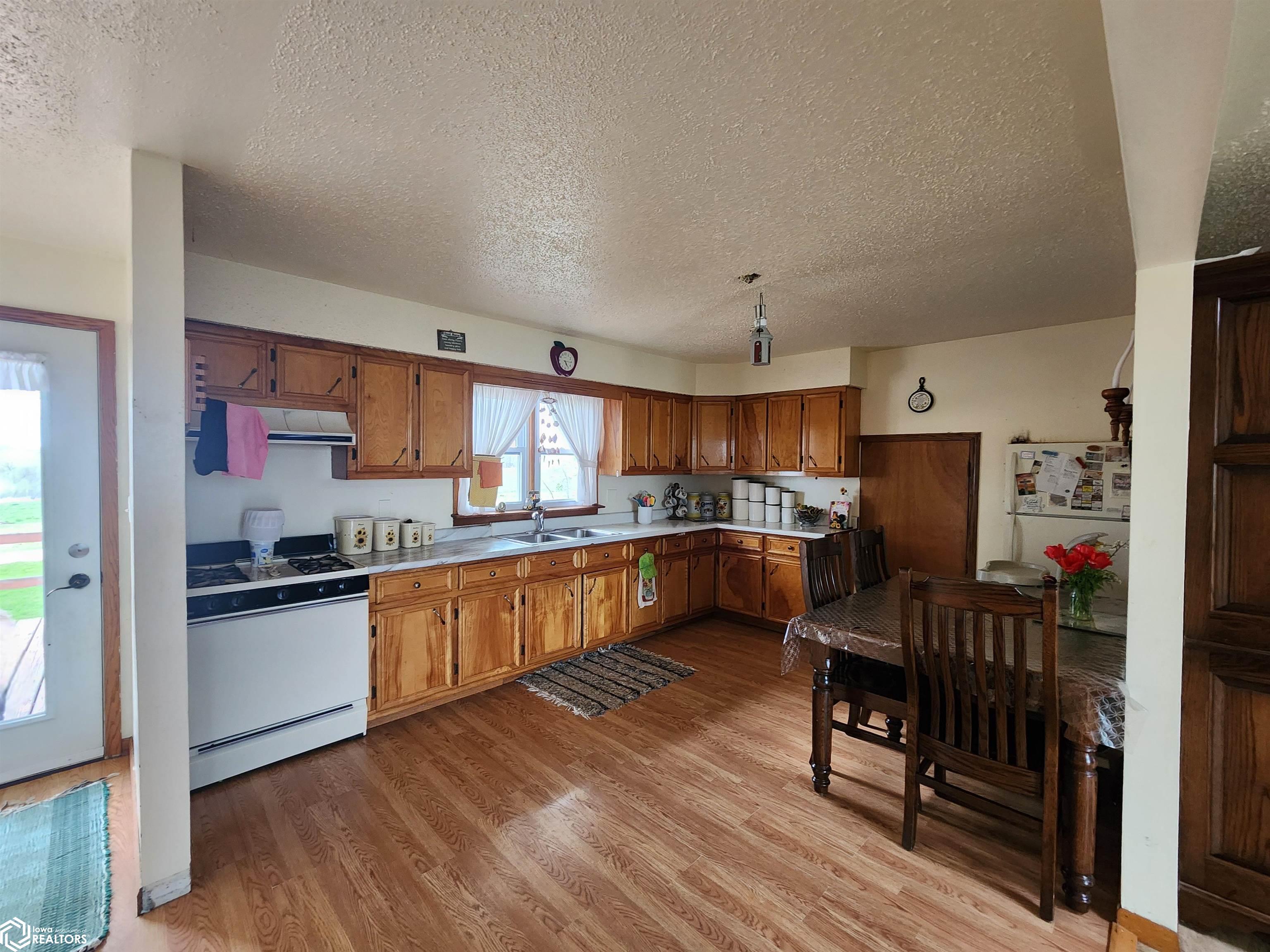 3066 Davis Road, Seymour, Iowa image 2