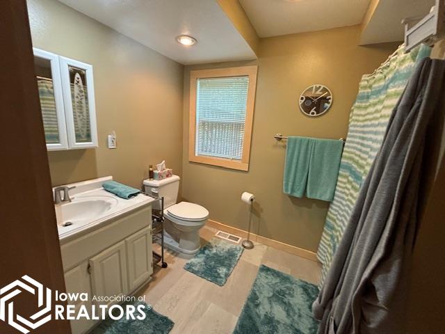 6183 Lakeshore Drive, Brooklyn, Iowa image 12