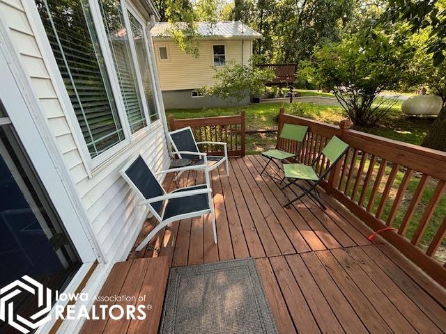 6183 Lakeshore Drive, Brooklyn, Iowa image 4