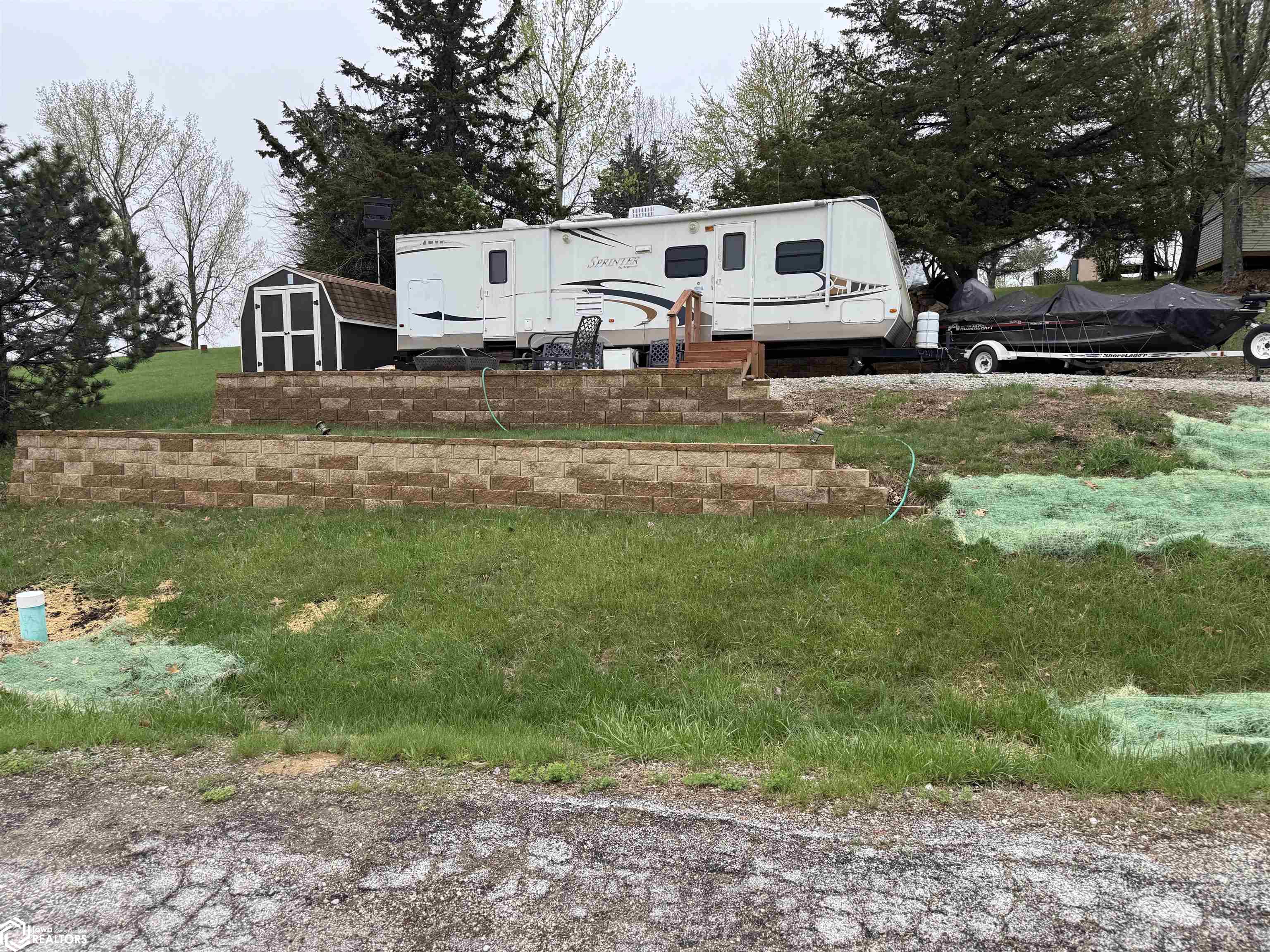 582 & 583 Overland Trail, Ellston, Iowa image 2