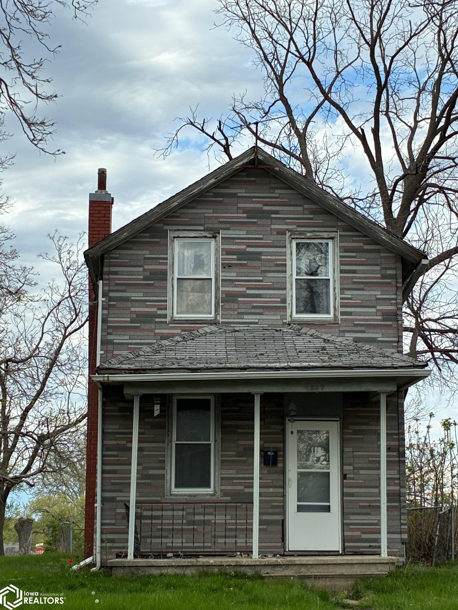 1527 Carroll, Keokuk, Iowa image 1