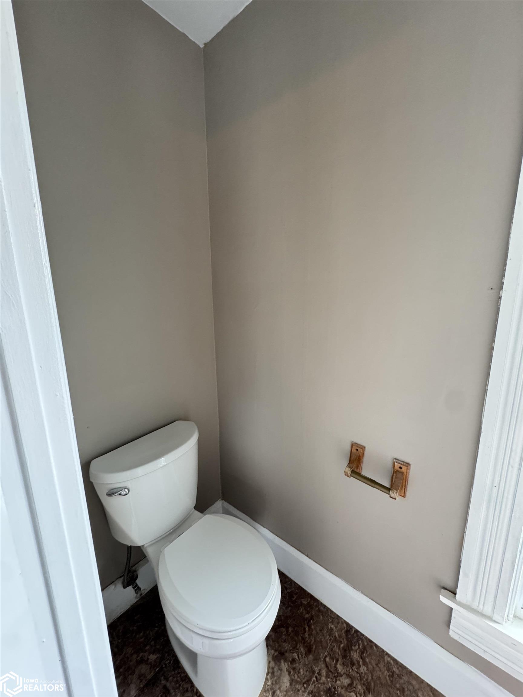 201 Ballard Street, West Burlington, Iowa image 12