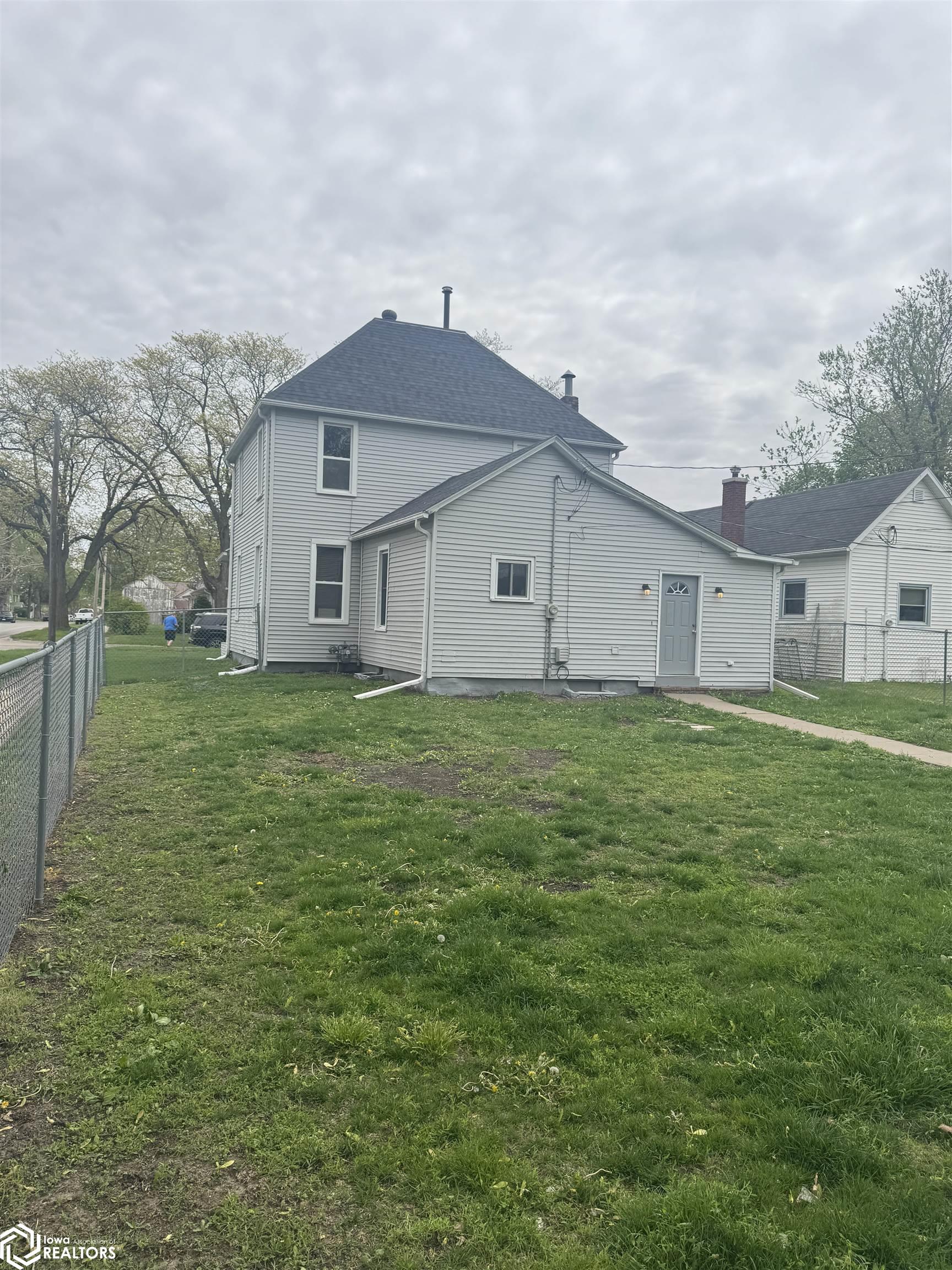 201 Ballard Street, West Burlington, Iowa image 16