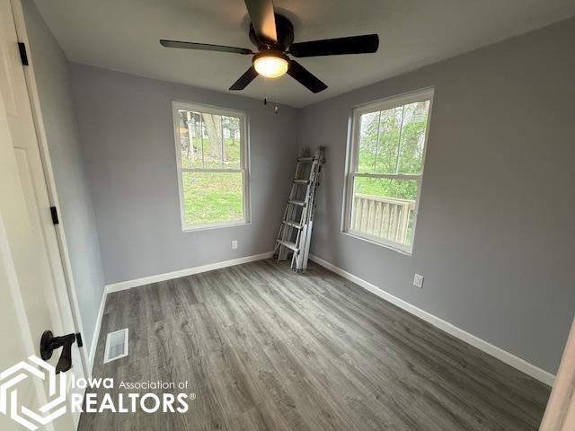 2160 S Lakeshore Drive, Brooklyn, Iowa image 12