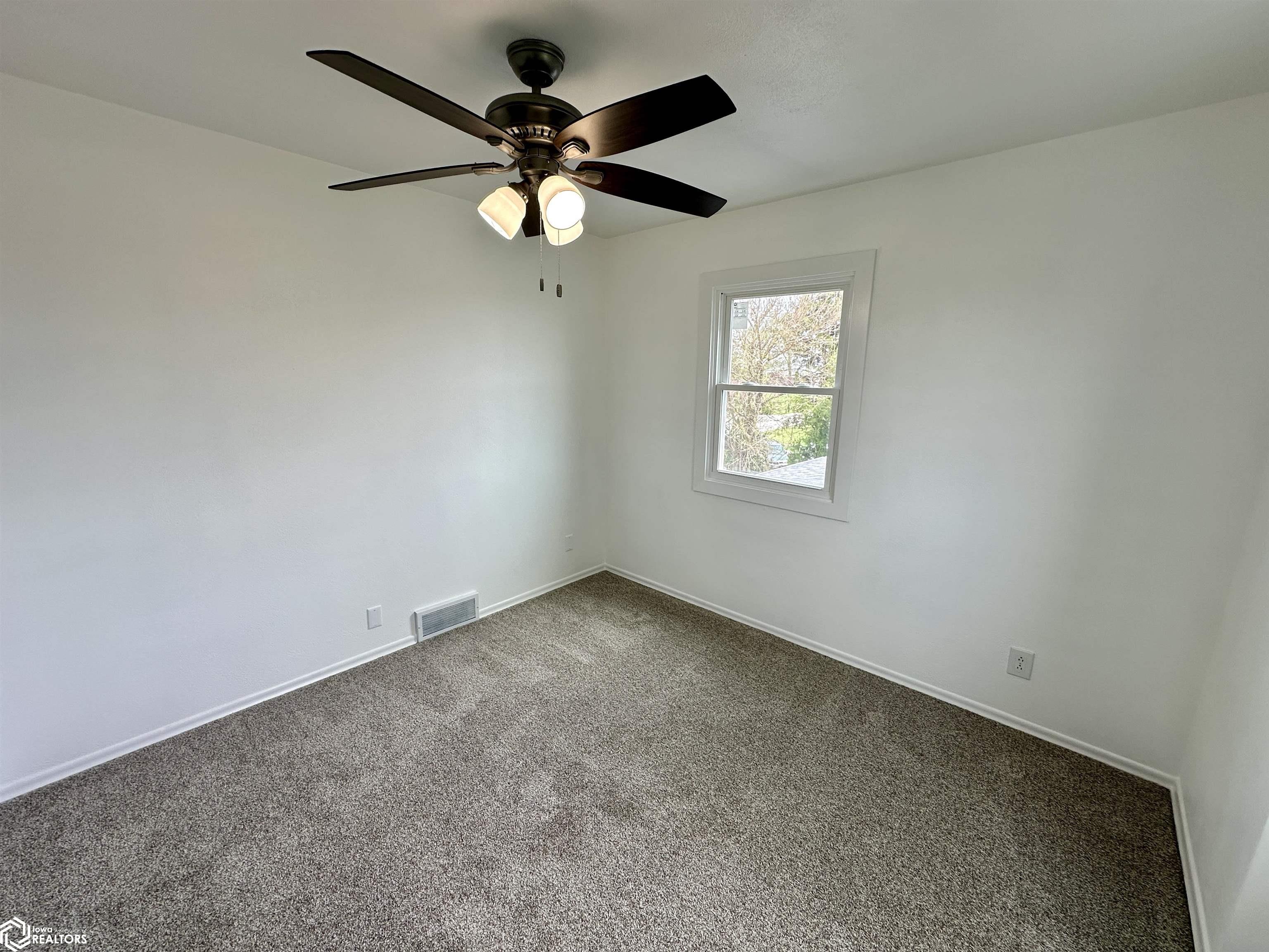 2942 Four Seasons Road, Fort Madison, Iowa image 18