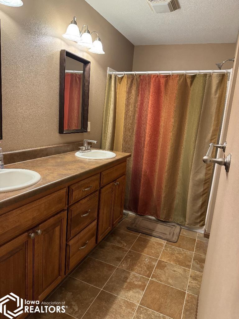 603 Pine Brooke Drive, Clear Lake, Iowa image 13