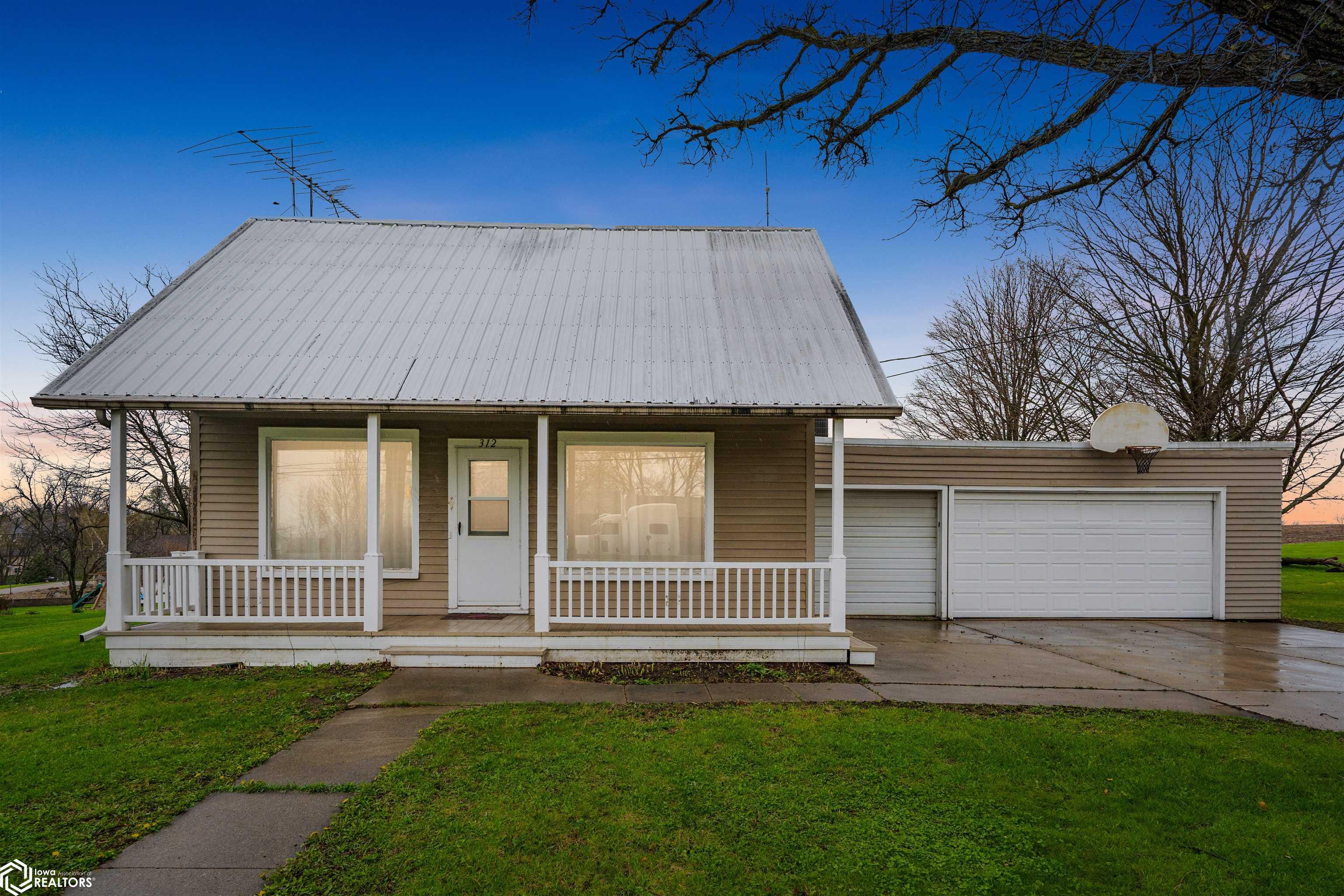 312 W. 1st, Gladbrook, Iowa image 1