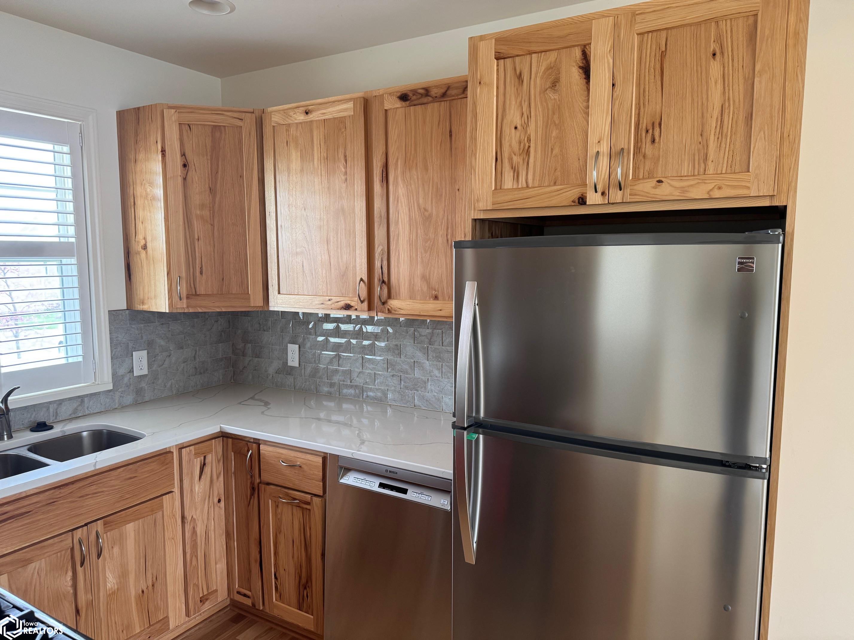 2114 Sapphire Lane, Fairfield, Iowa image 11
