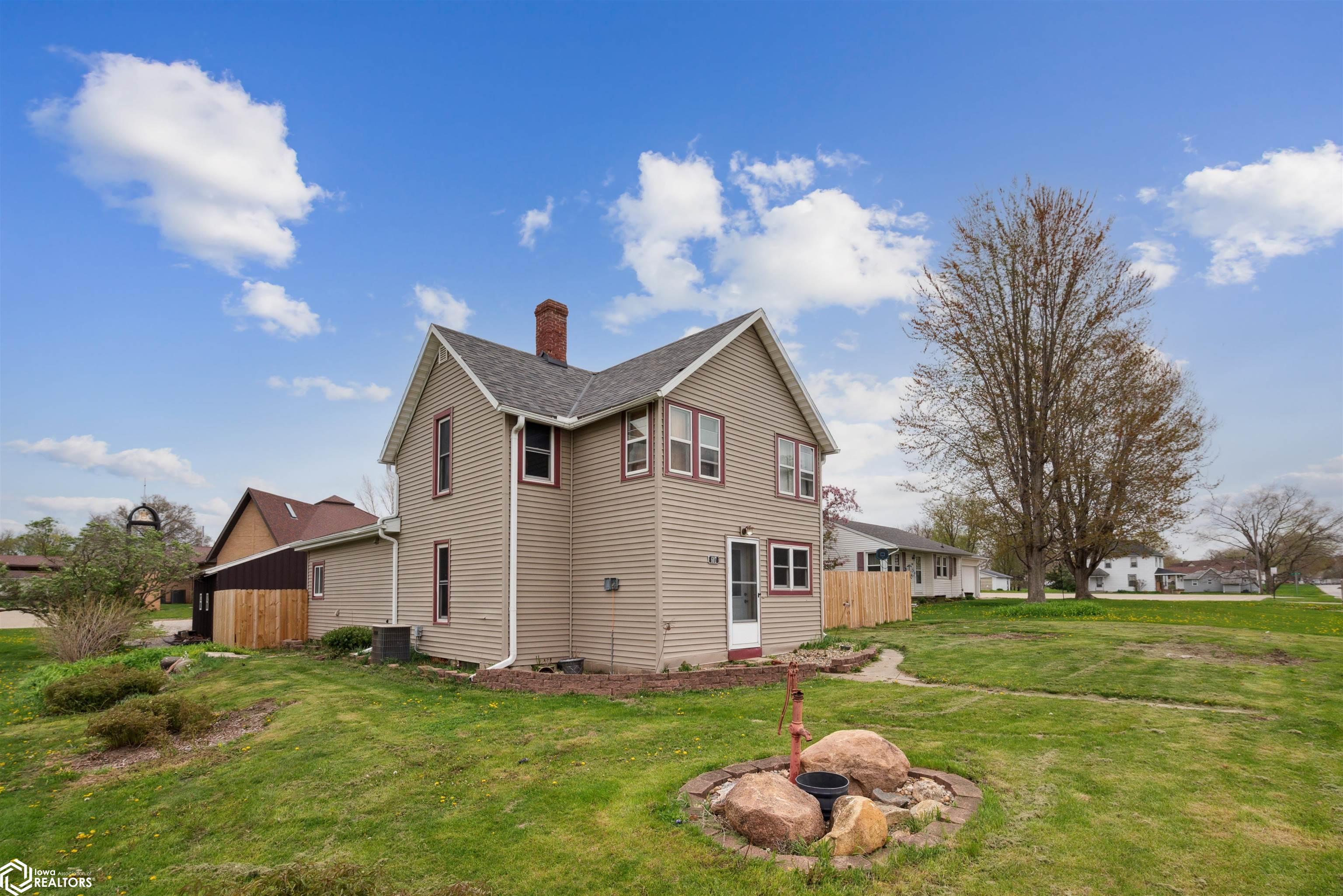 607 4th Street, State Center, Iowa image 2