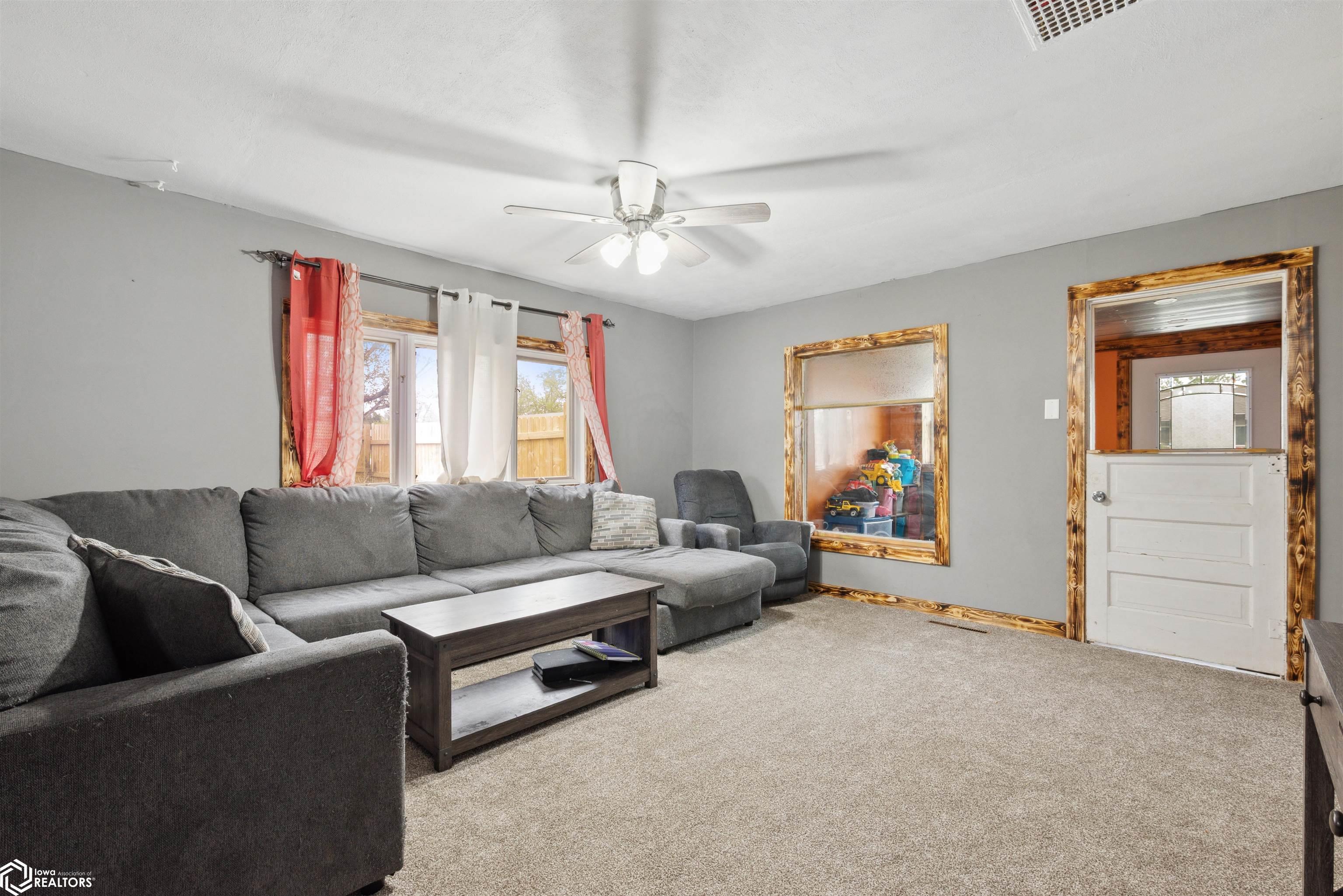 607 4th Street, State Center, Iowa image 3