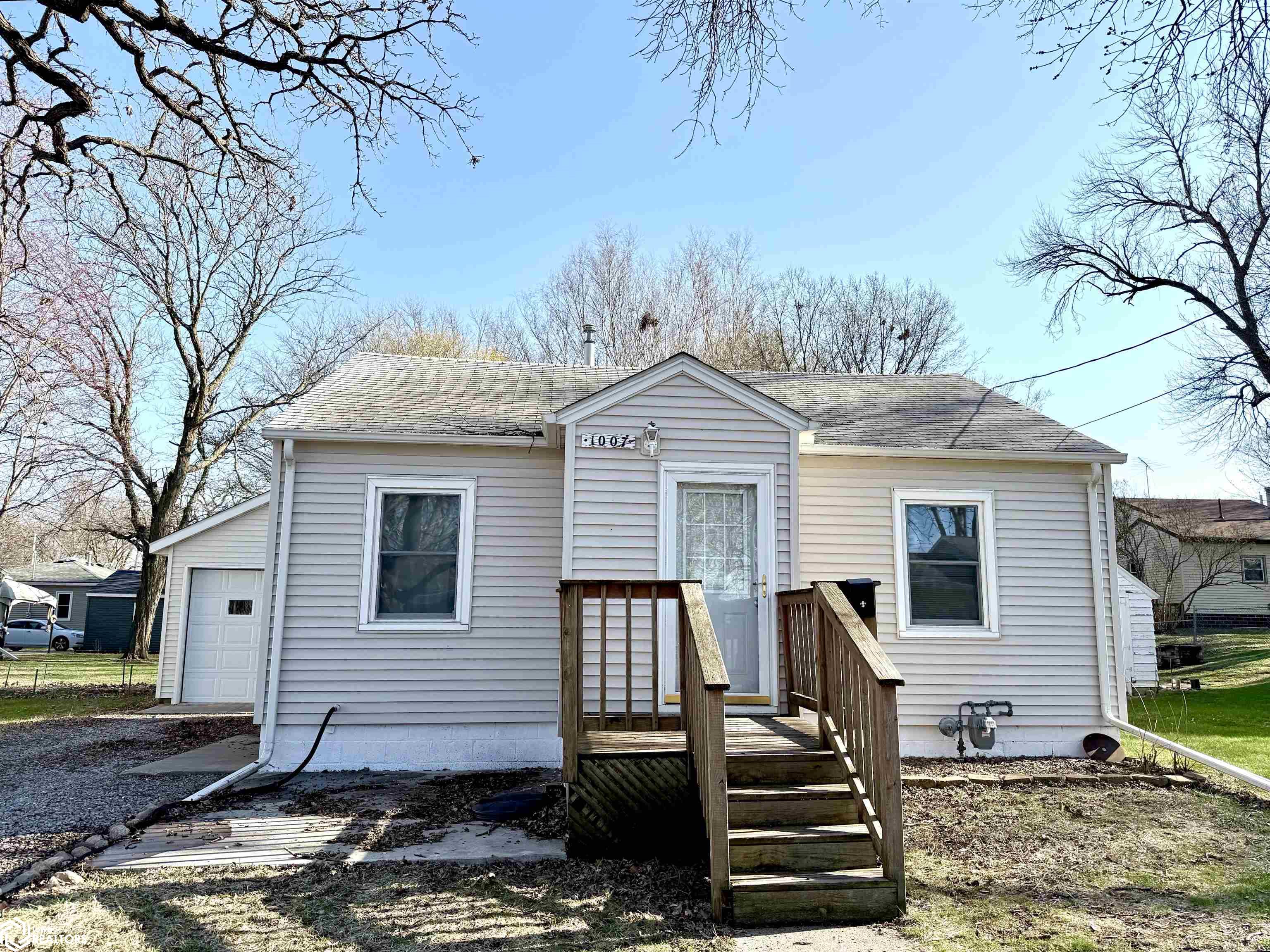 1007 9th Avenue, Clear Lake, Iowa image 1