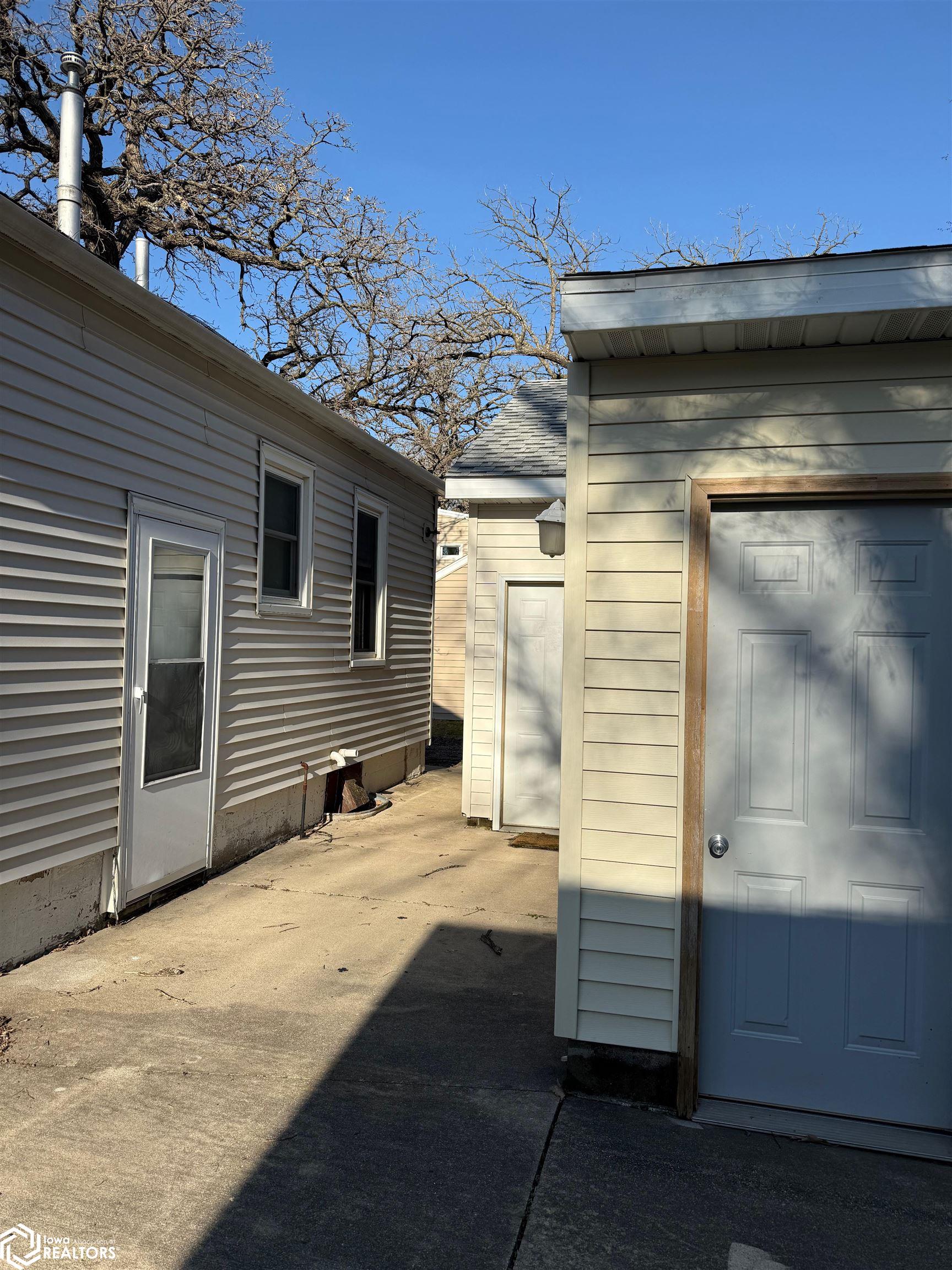 1007 9th Avenue, Clear Lake, Iowa image 13