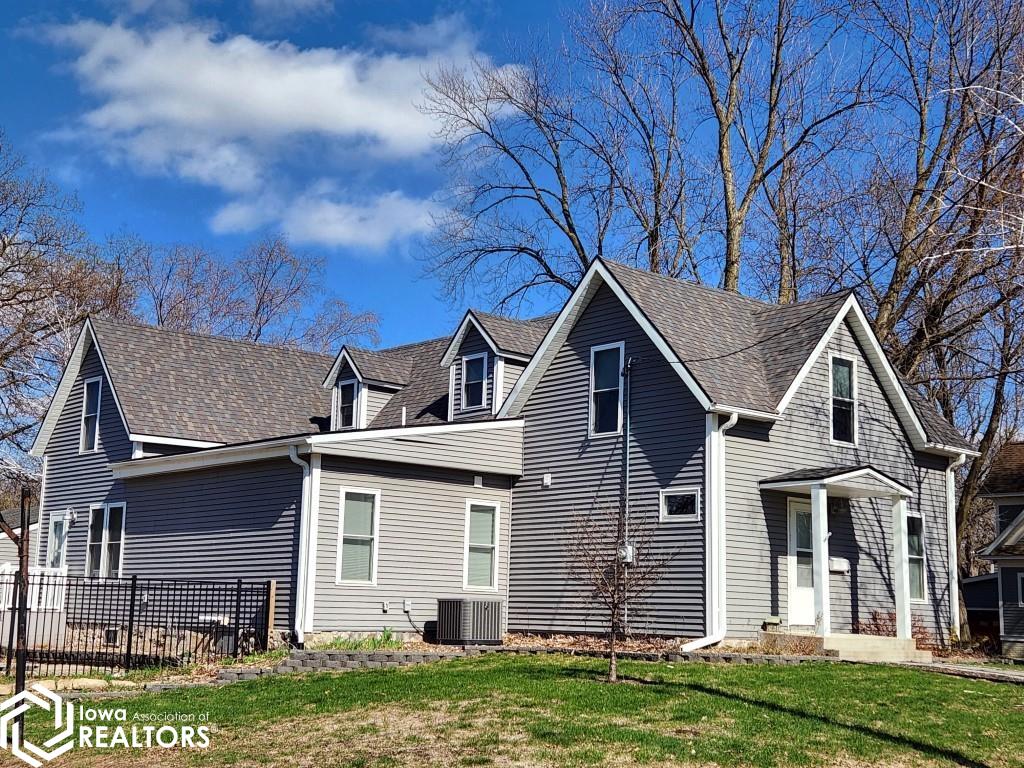 400 N 5th Street, Clear Lake, Iowa image 1