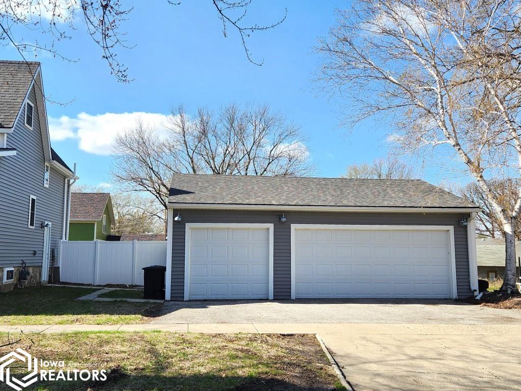 400 N 5th Street, Clear Lake, Iowa image 31