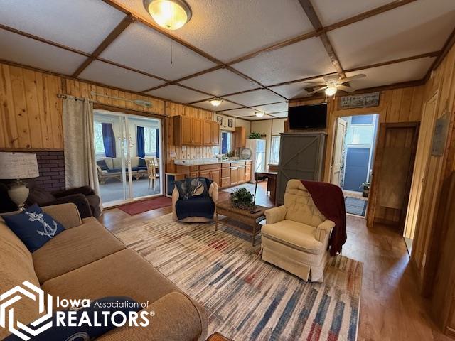 1410 E Ridge Drive, Brooklyn, Iowa image 2