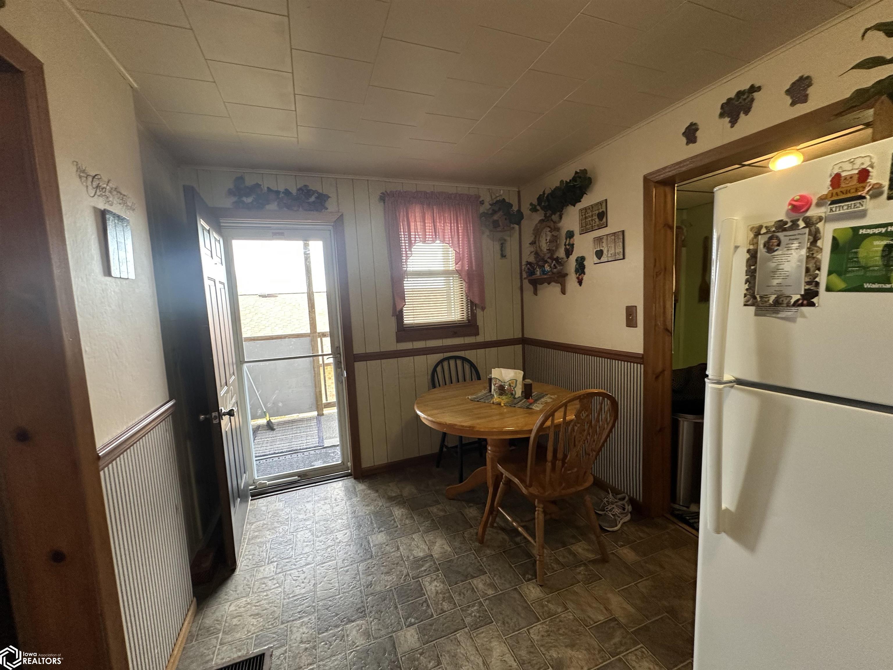 417 N 18th Street, Centerville, Iowa image 2