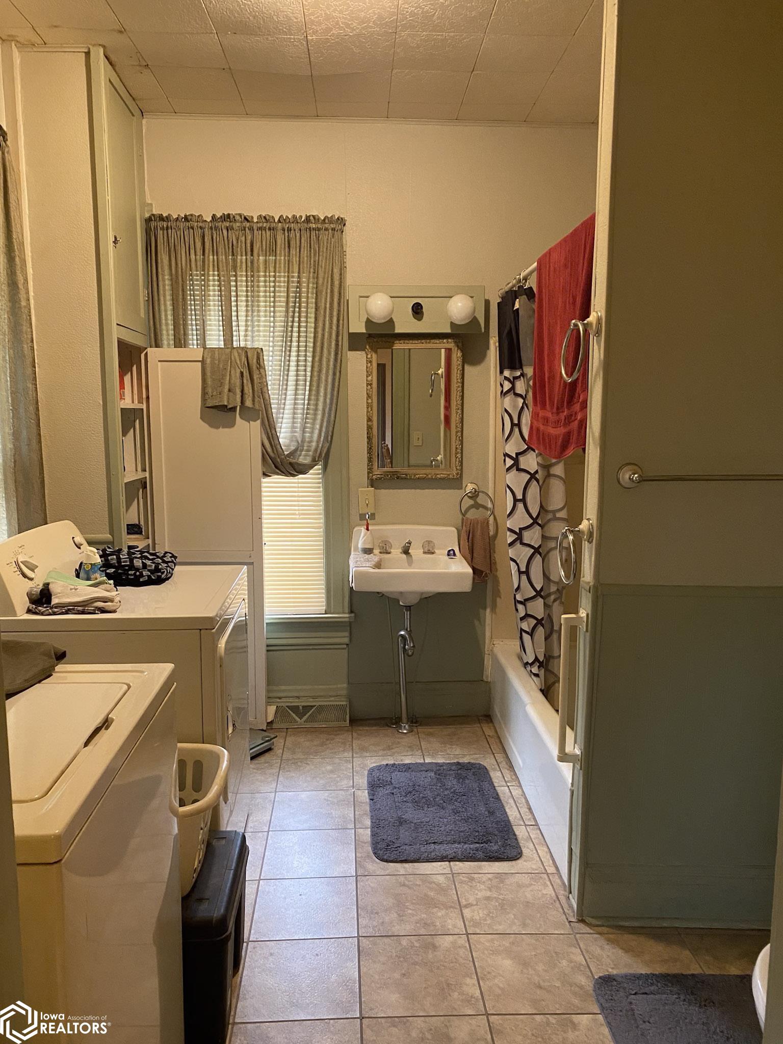 202 E Maple Street, Red Oak, Iowa image 14
