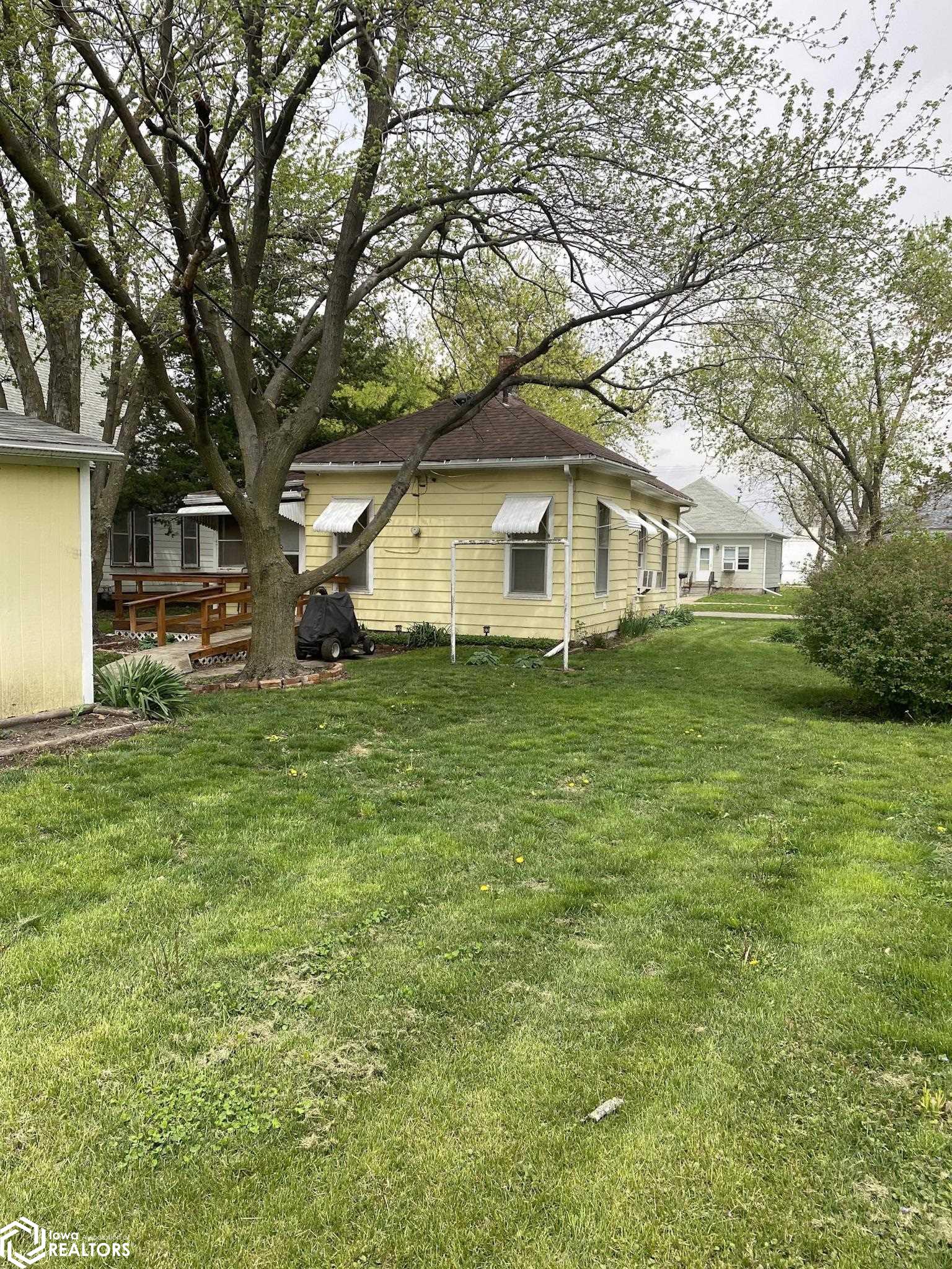 202 E Maple Street, Red Oak, Iowa image 4
