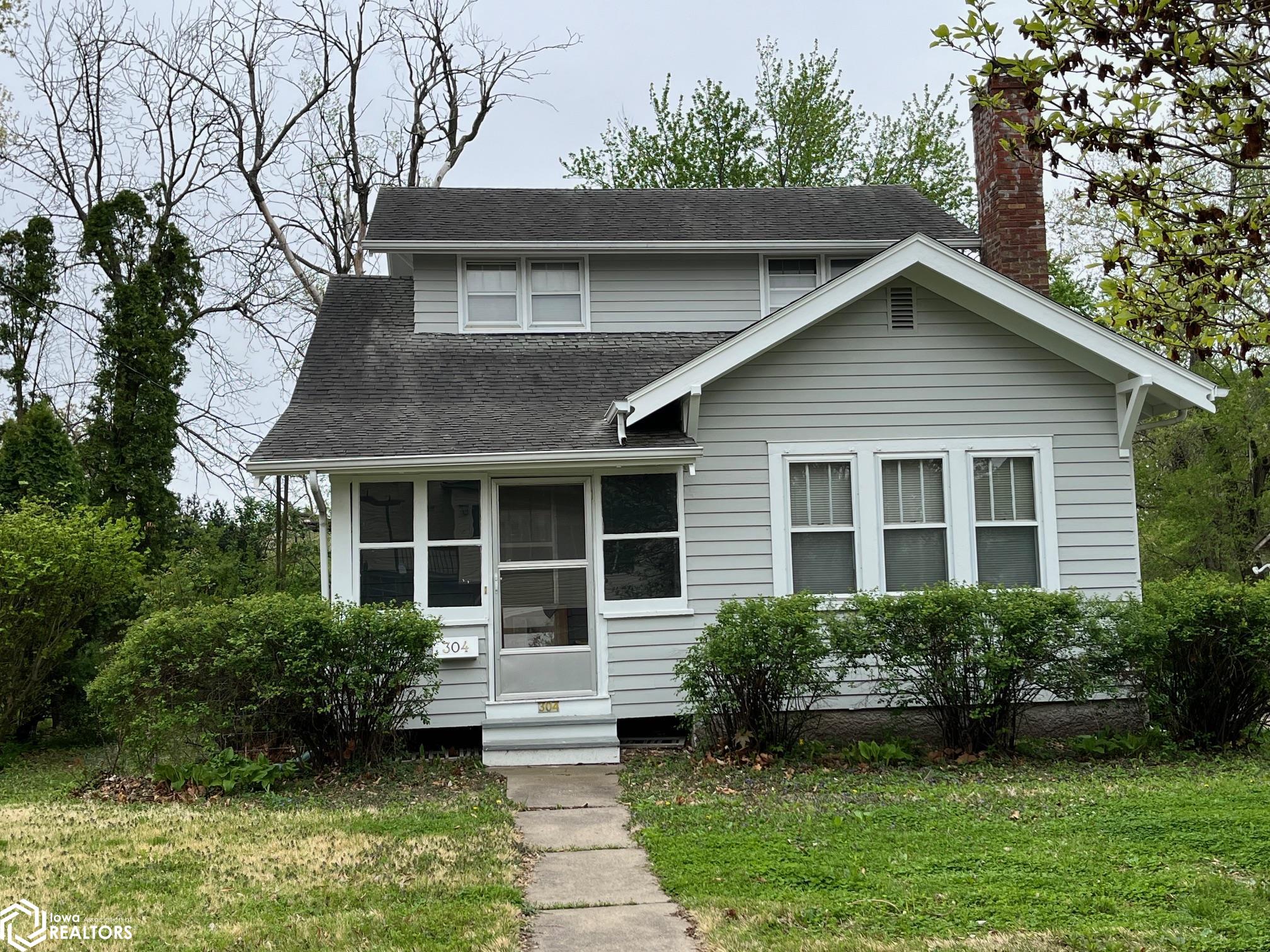 304 E Kirkwood Avenue, Fairfield, Iowa image 2