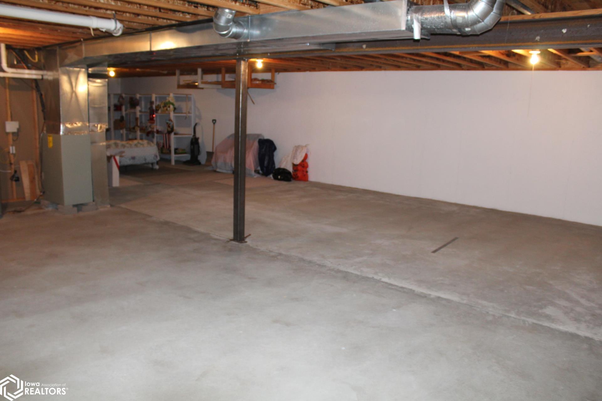 110 W 7th Street, Garner, Iowa image 16