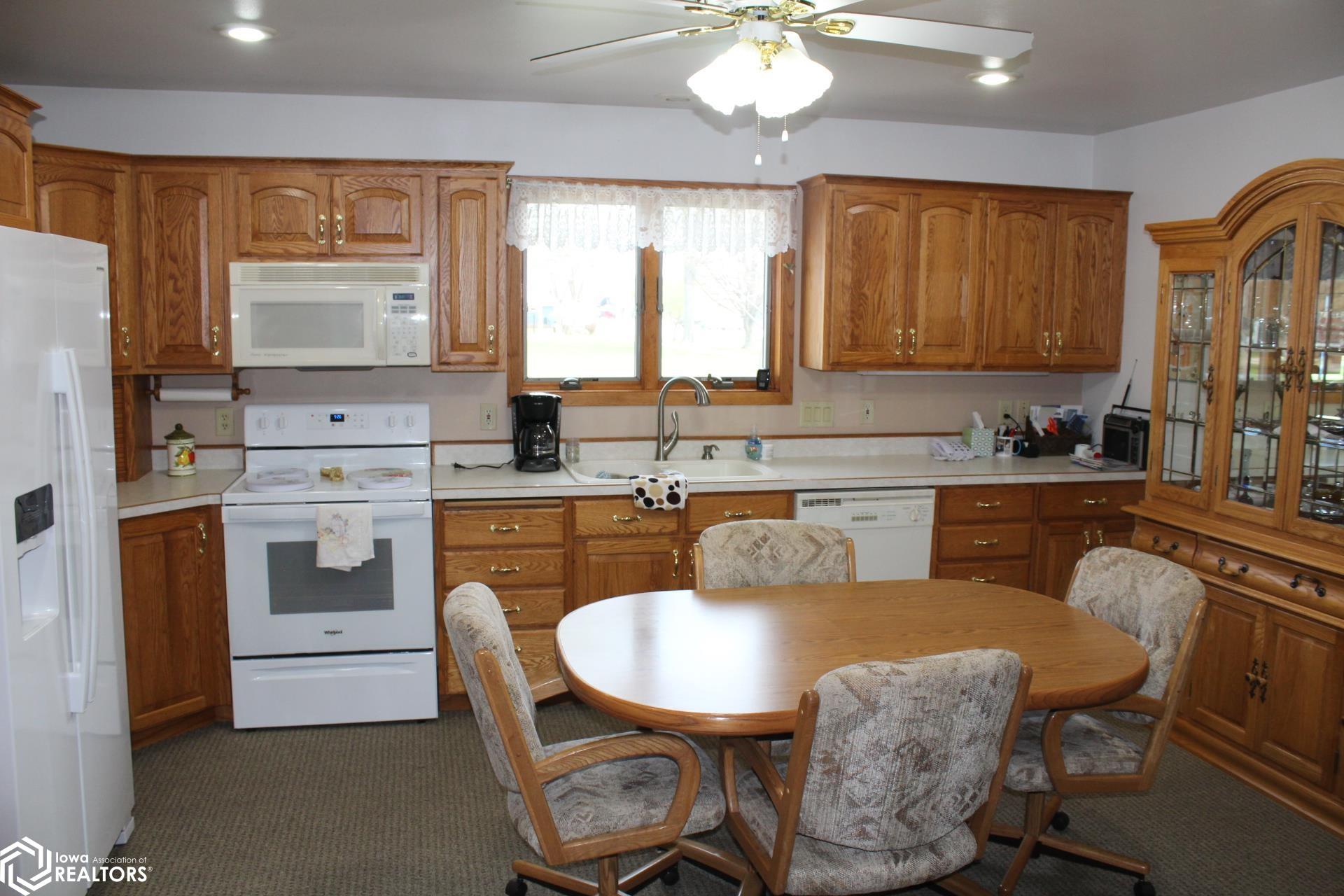 110 W 7th Street, Garner, Iowa image 4