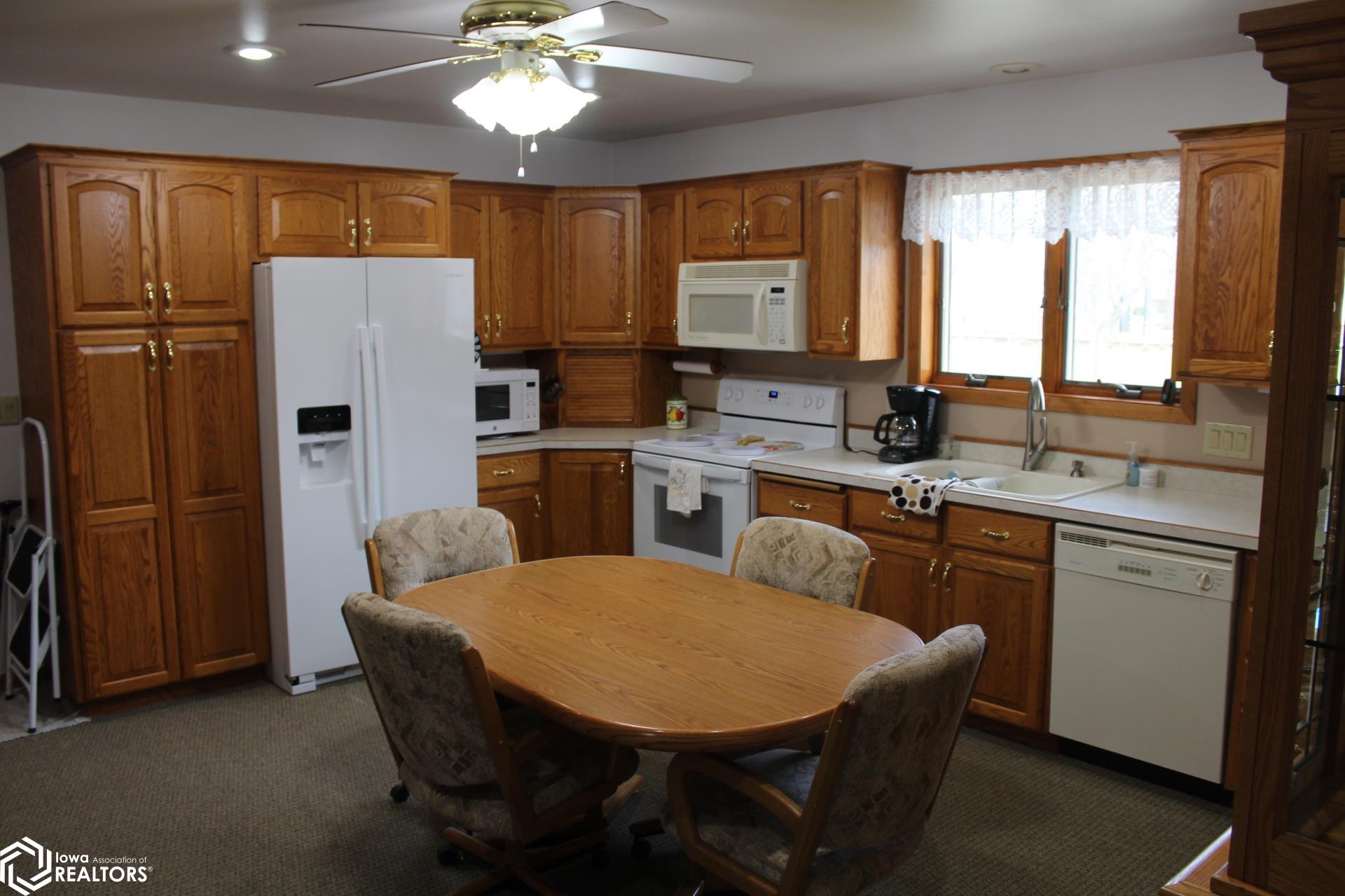110 W 7th Street, Garner, Iowa image 5