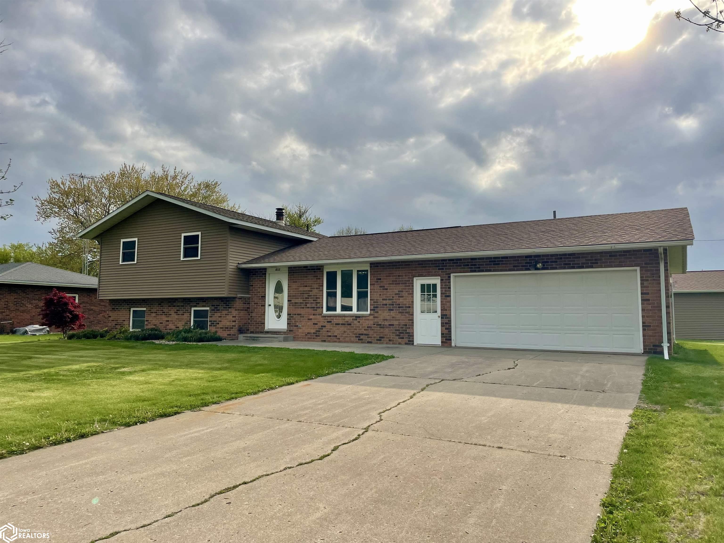 612 6th Street, West Point, Iowa image 2