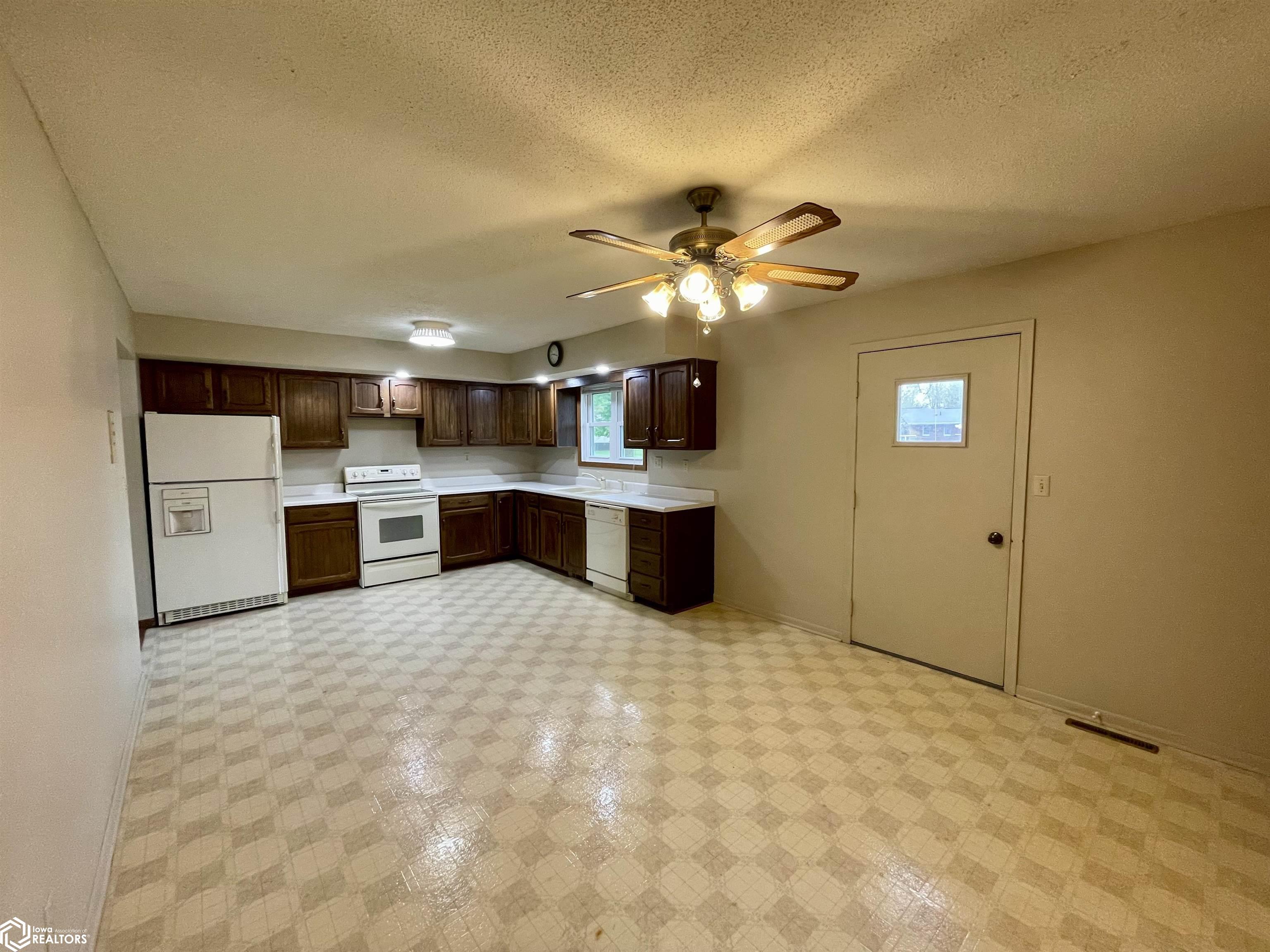 612 6th Street, West Point, Iowa image 20