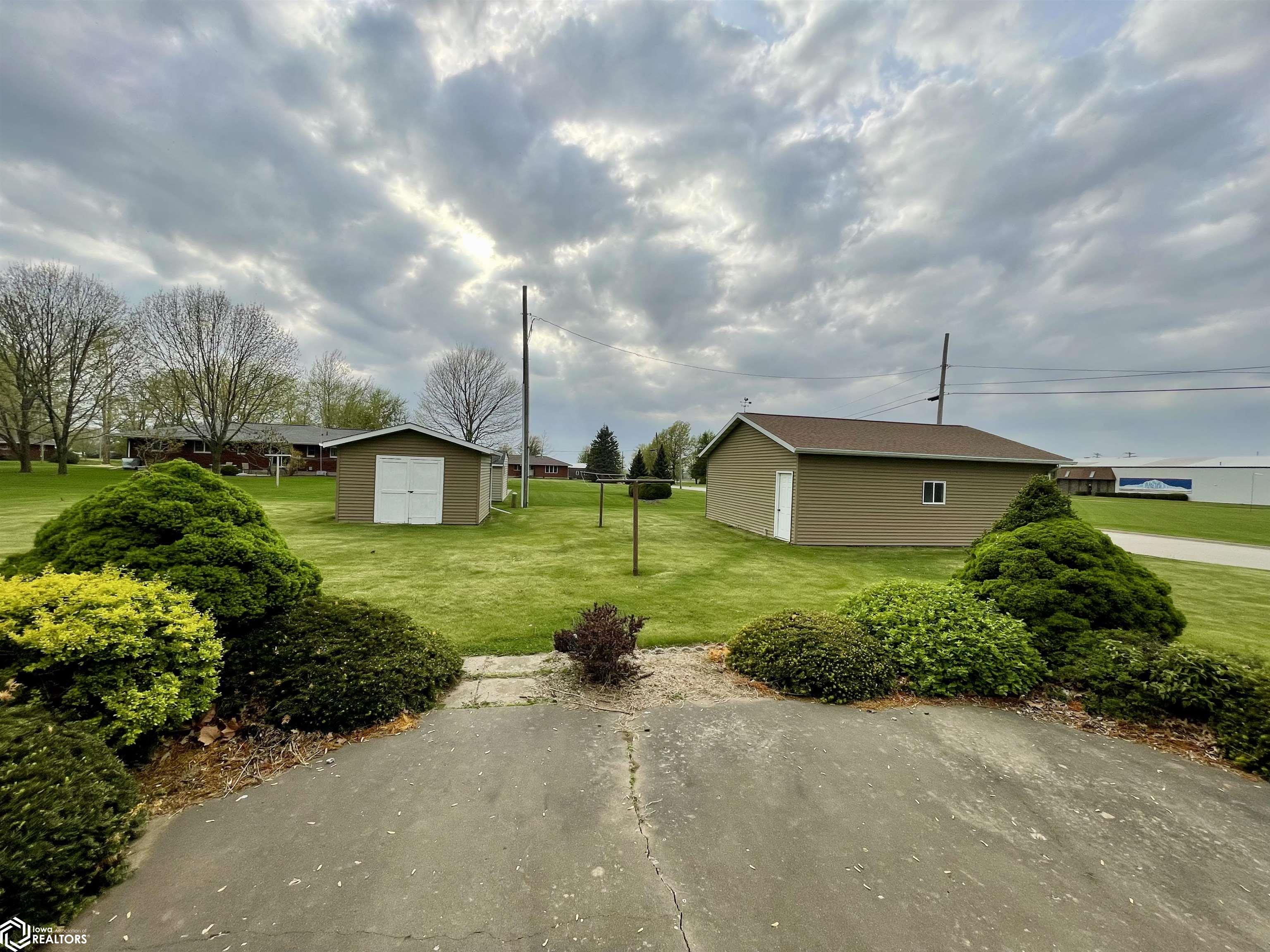 612 6th Street, West Point, Iowa image 4