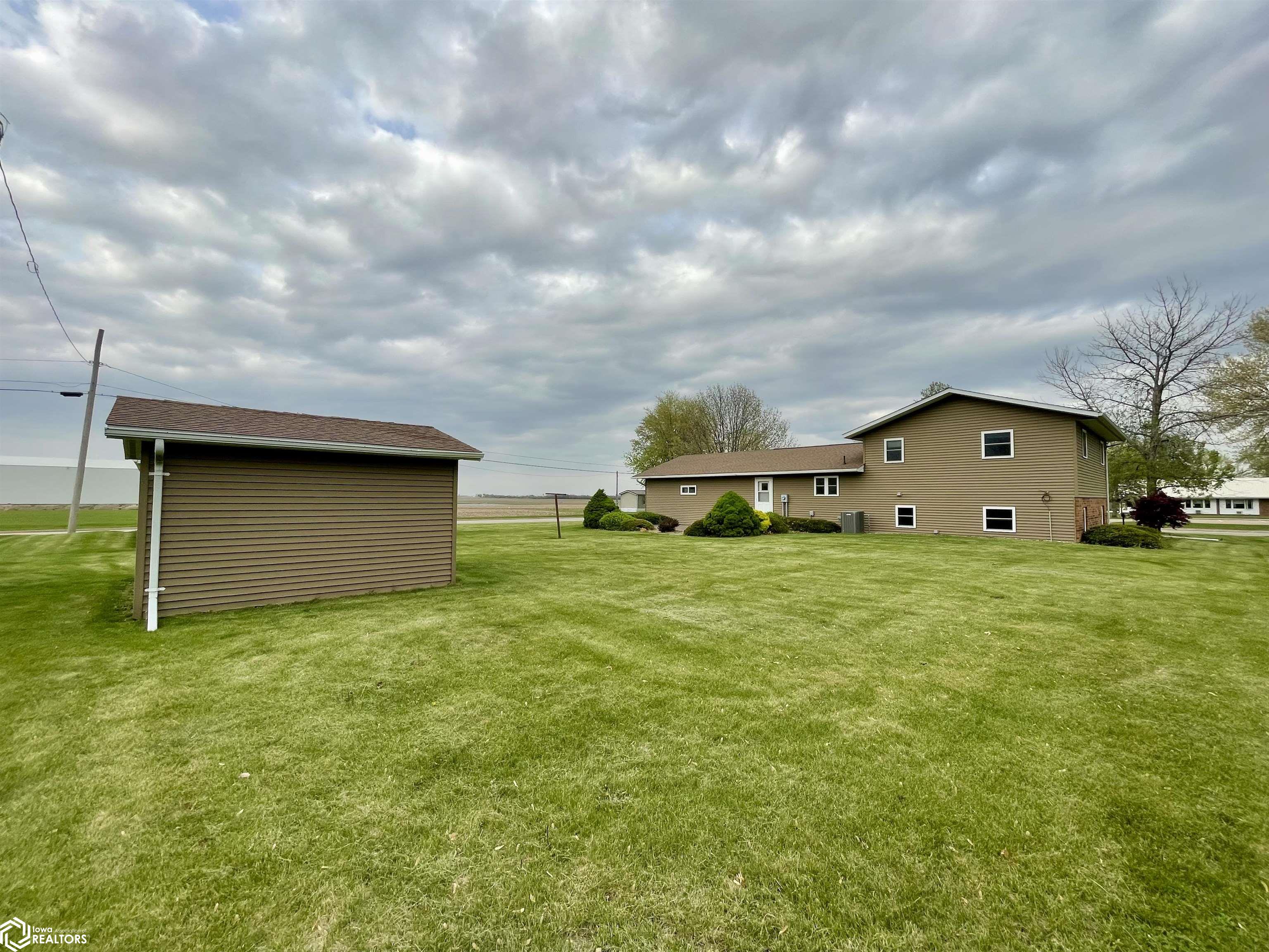 612 6th Street, West Point, Iowa image 7