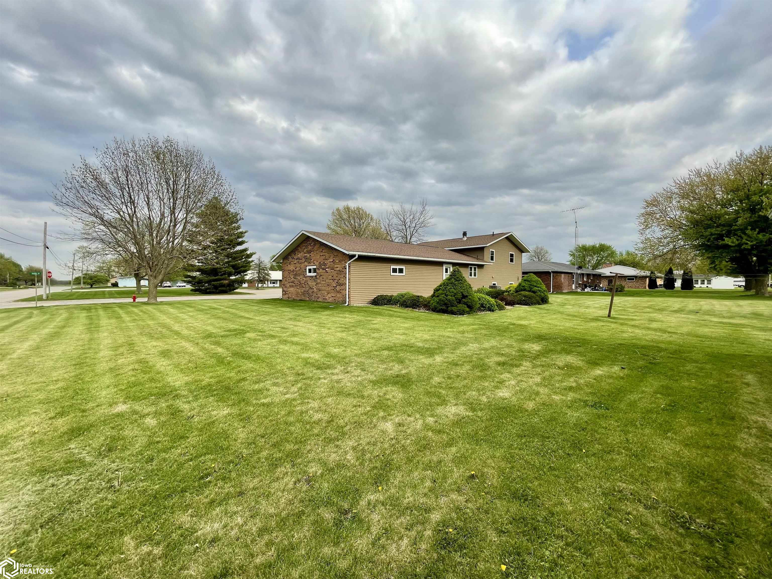 612 6th Street, West Point, Iowa image 8