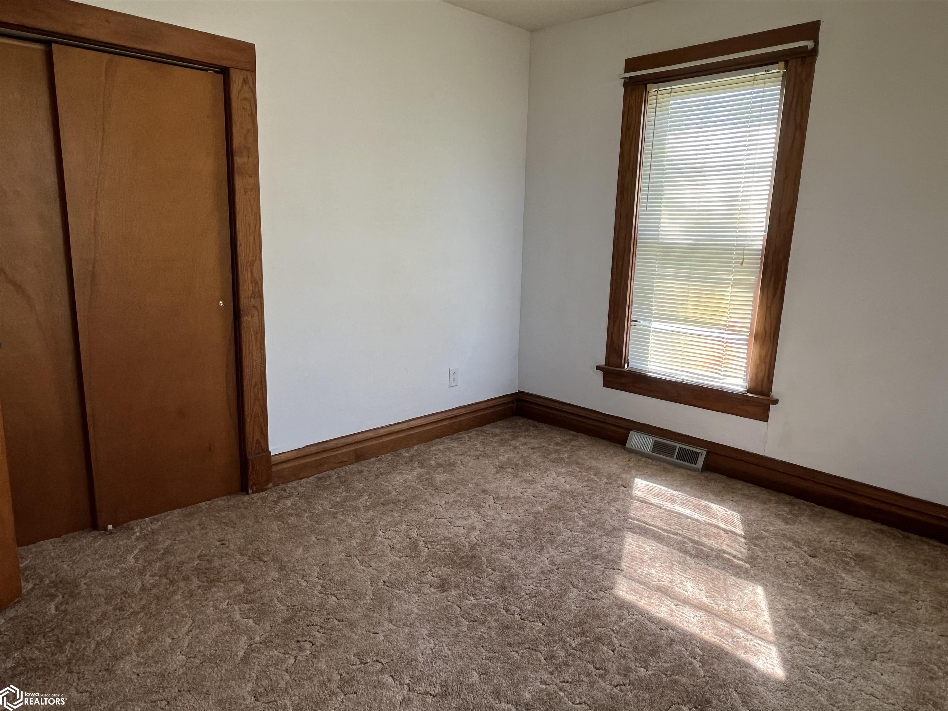 1104 2nd Avenue, Albia, Iowa image 13