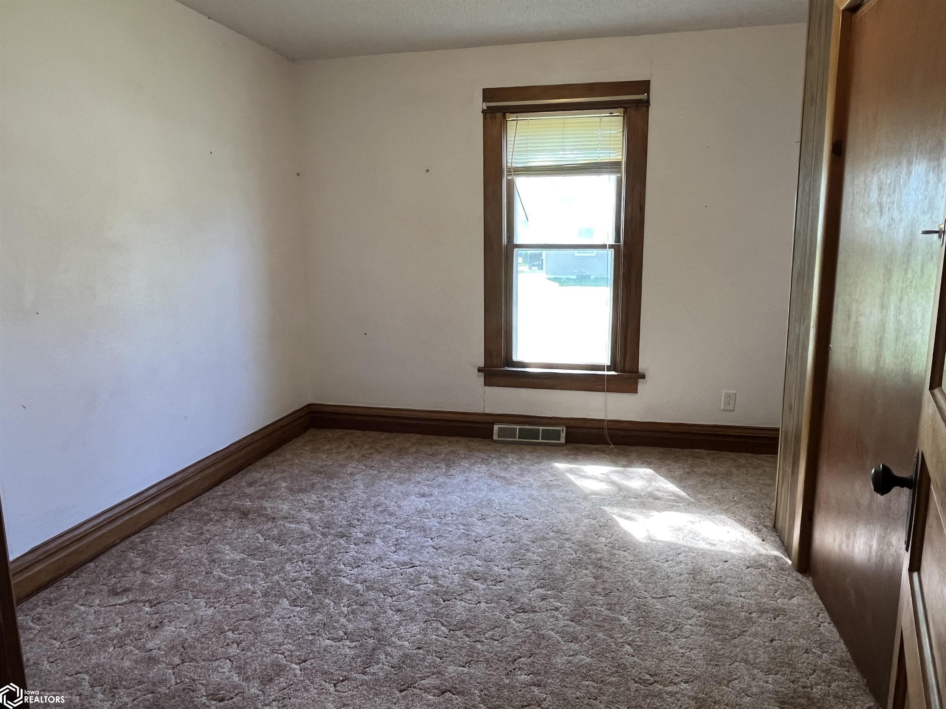1104 2nd Avenue, Albia, Iowa image 14