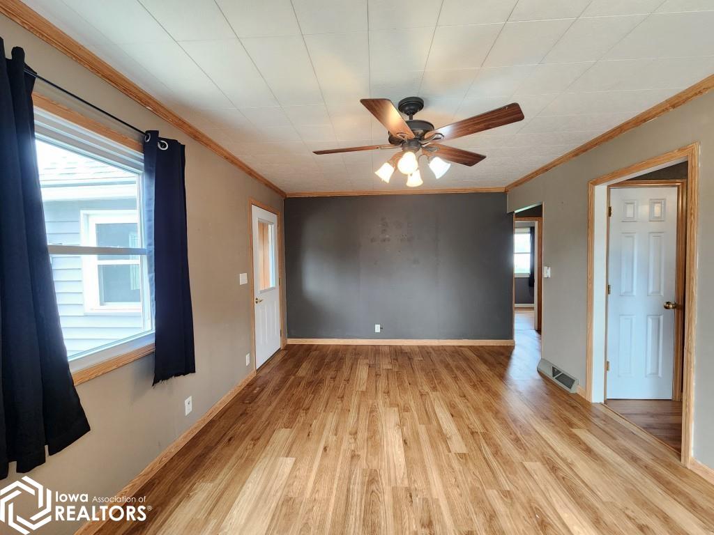 322 N 2nd Street, Sheffield, Iowa image 4