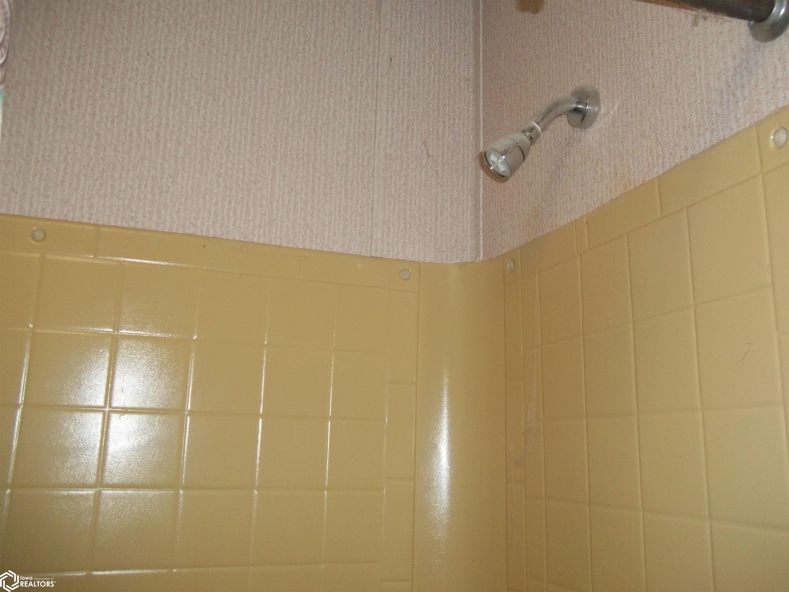 803 Quiet Harbor, Creston, Iowa image 6
