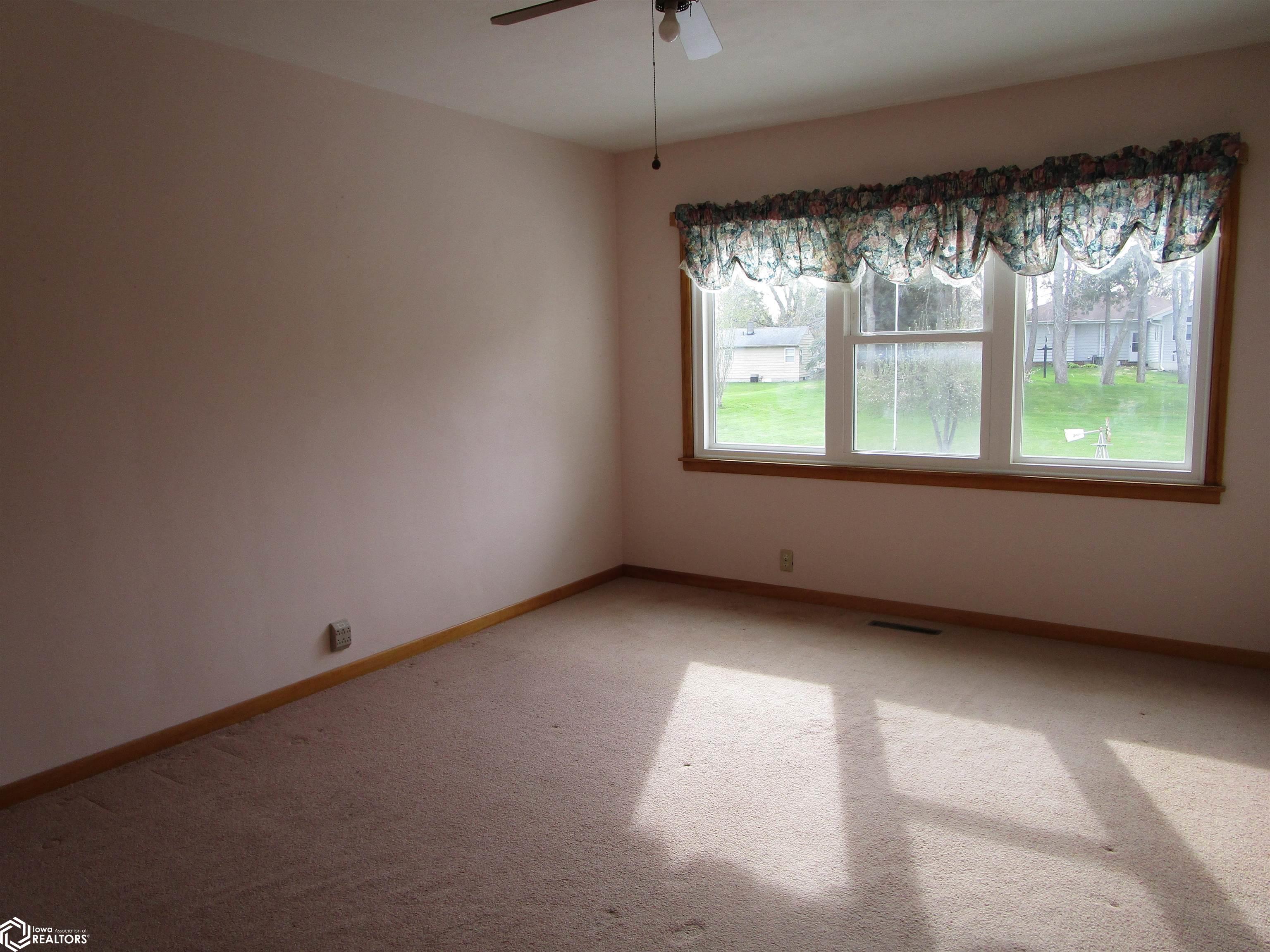 623 Washington, Alden, Iowa image 16