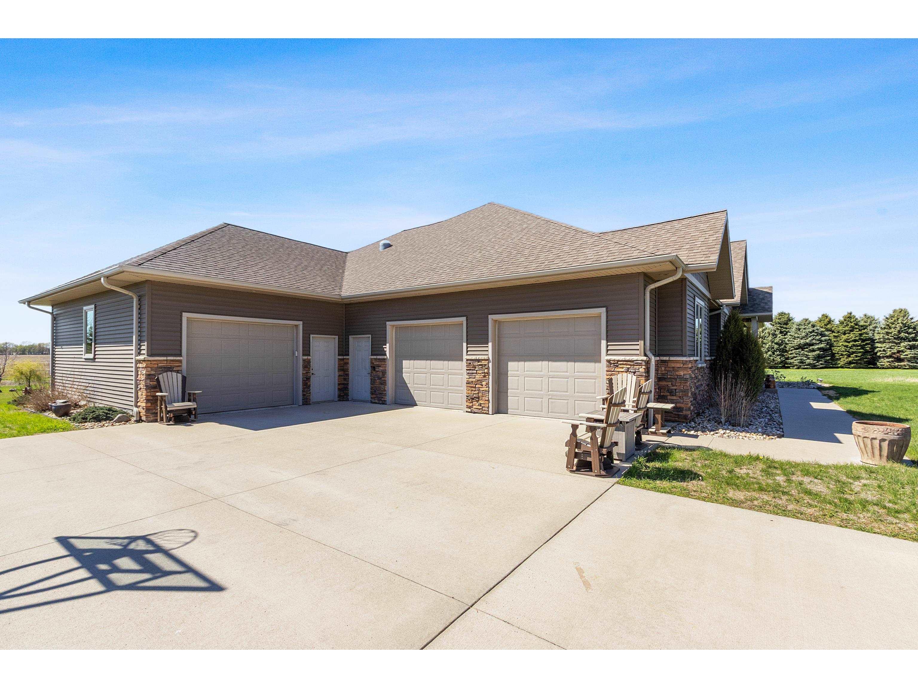 1415 N 20th St, Clear Lake, Iowa image 2