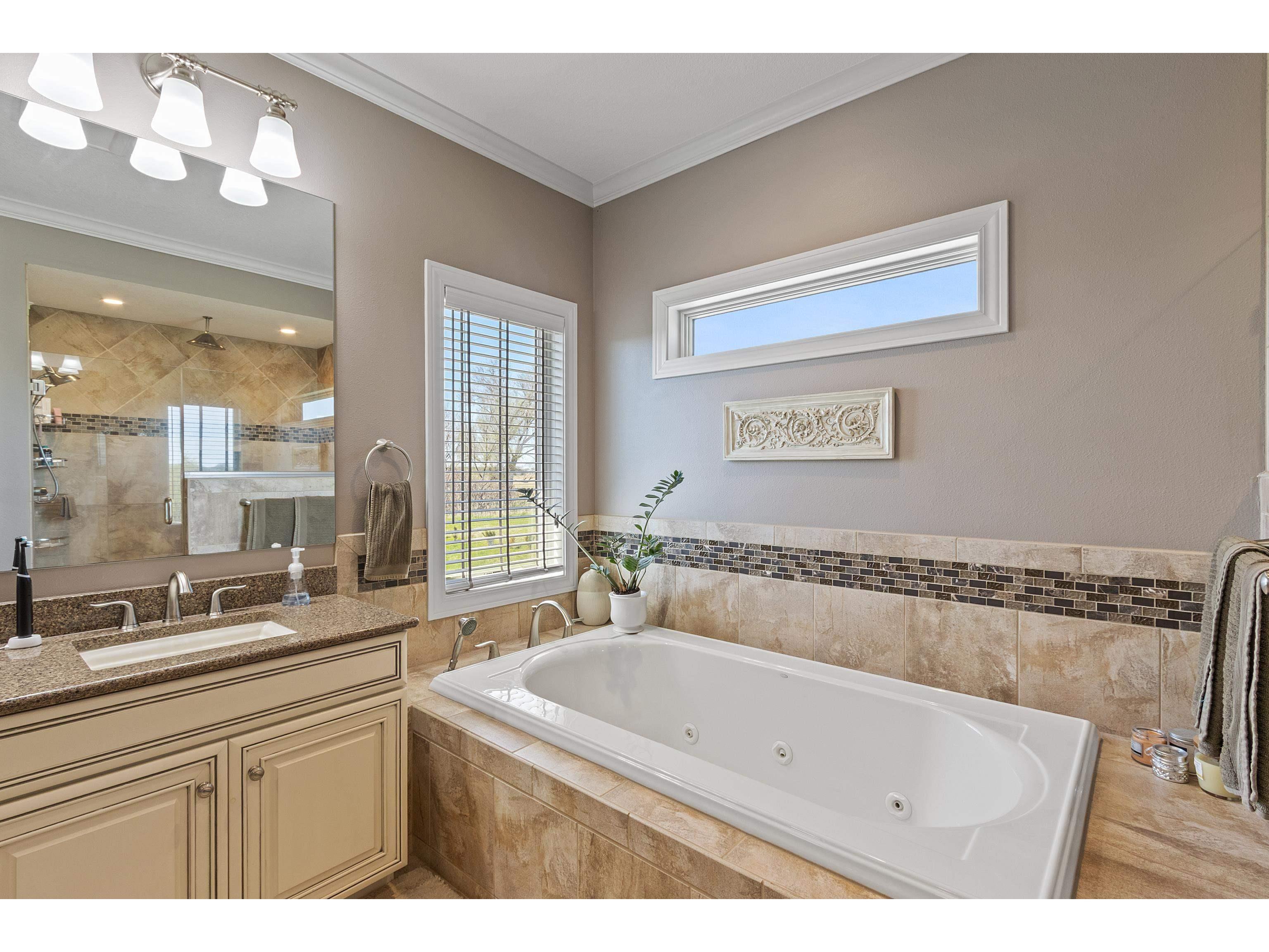 1415 N 20th St, Clear Lake, Iowa image 37