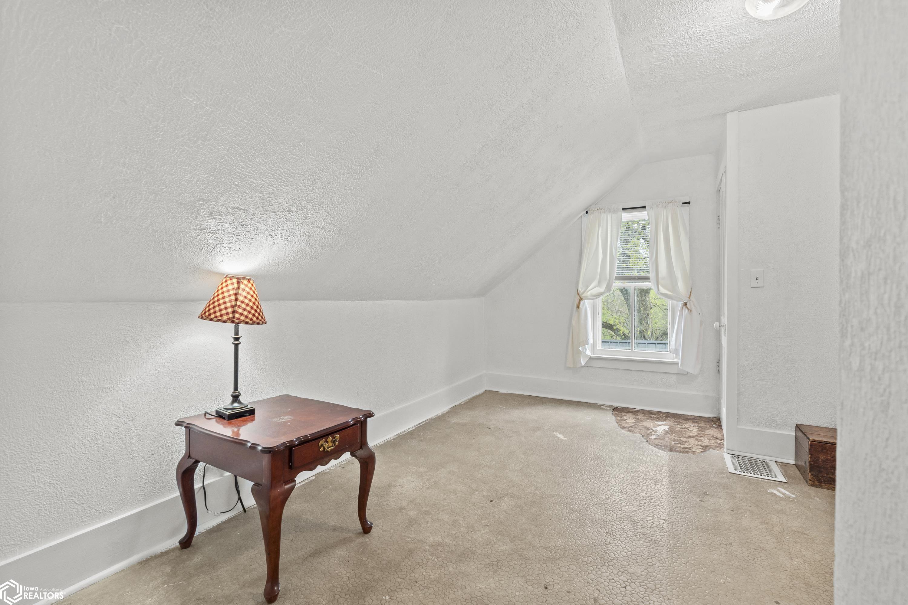 3802 Tipton Road, Muscatine, Iowa image 14