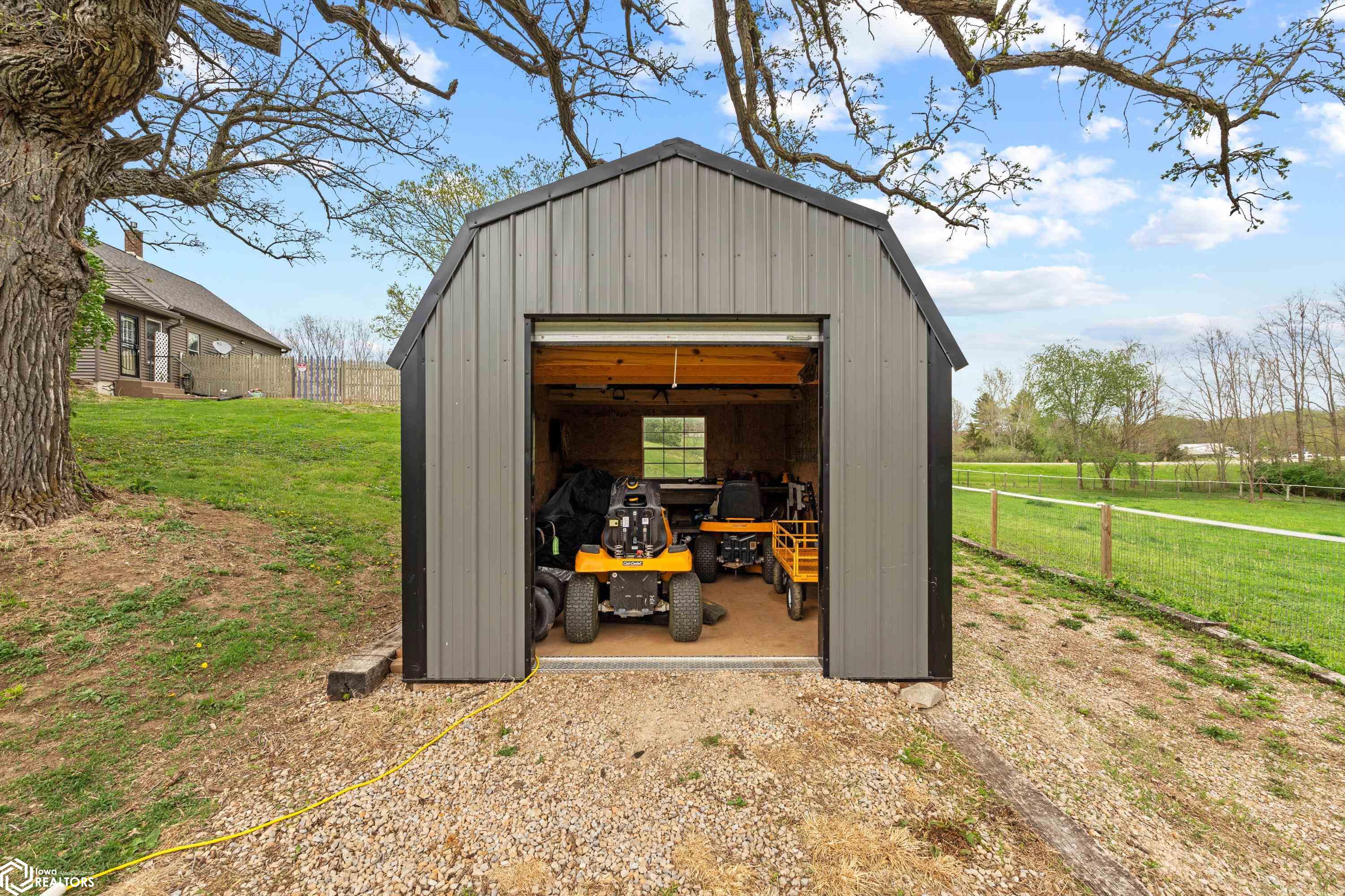 3802 Tipton Road, Muscatine, Iowa image 21