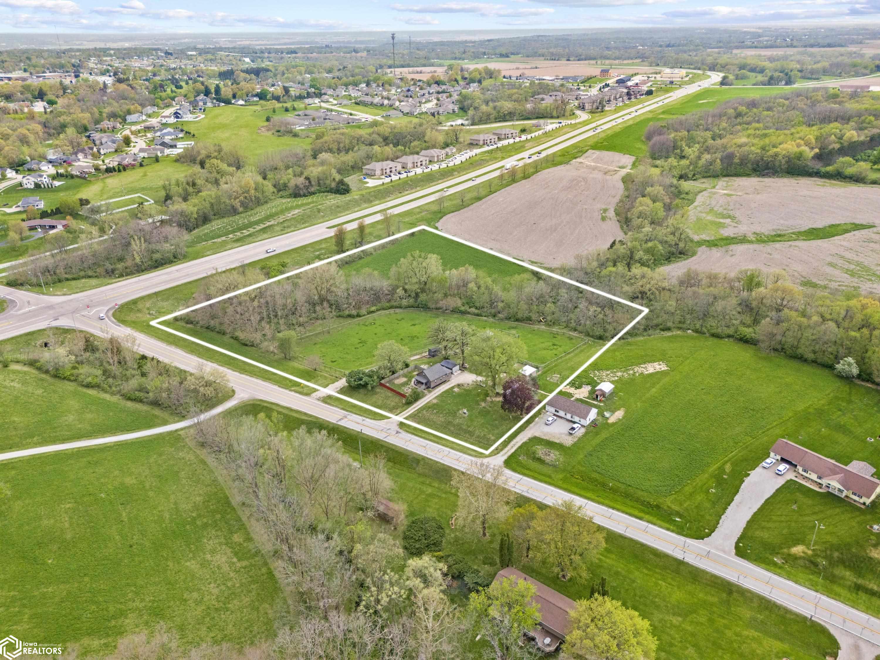 3802 Tipton Road, Muscatine, Iowa image 41