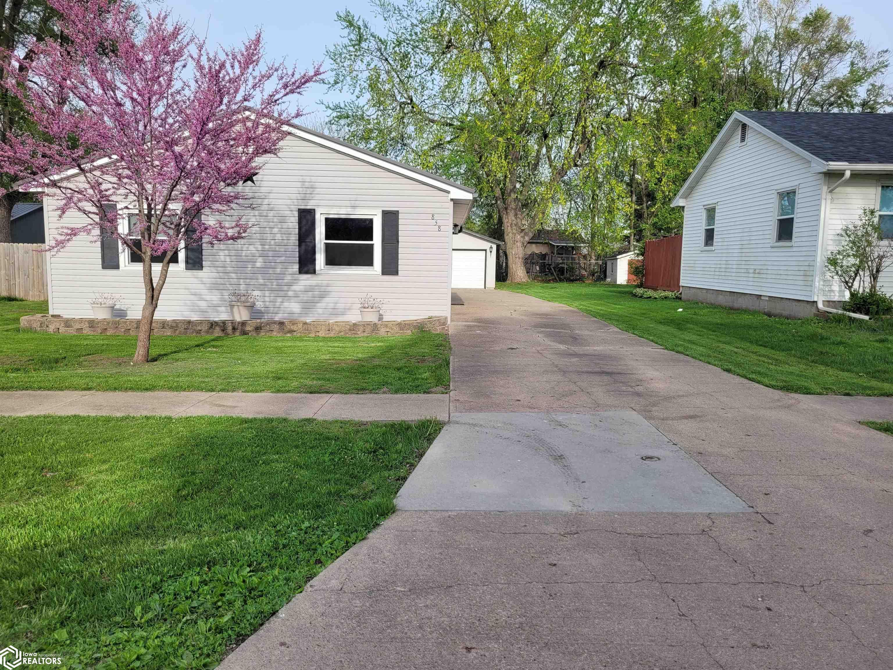 858 S Ward, Ottumwa, Iowa image 2