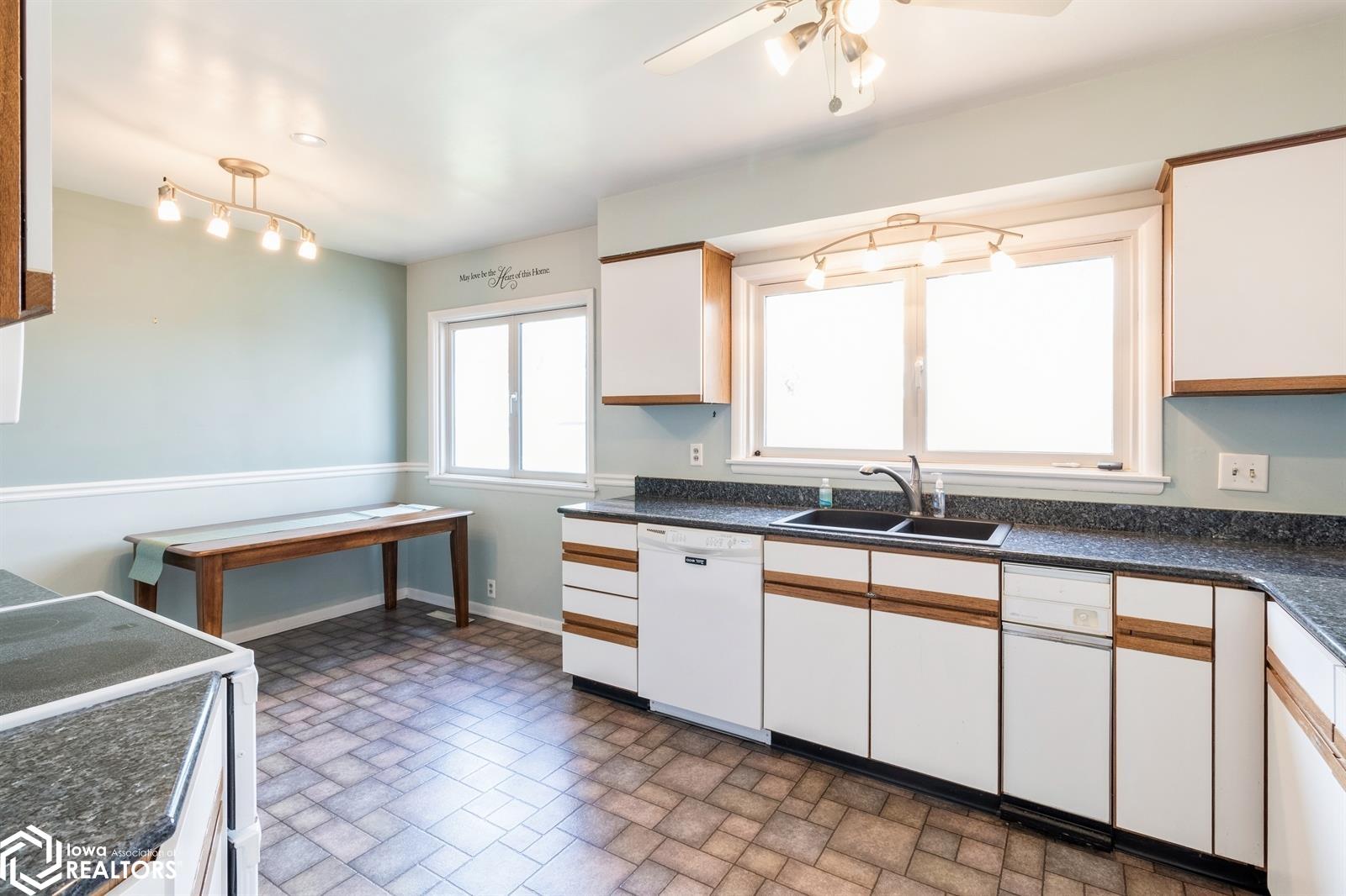 1508 Elder Drive, Marshalltown, Iowa image 15
