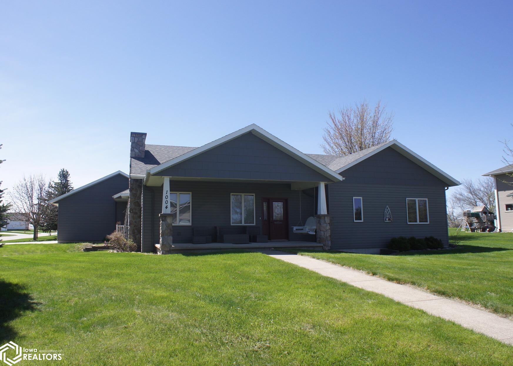 1004 Fair Meadow Drive, Webster City, Iowa image 1