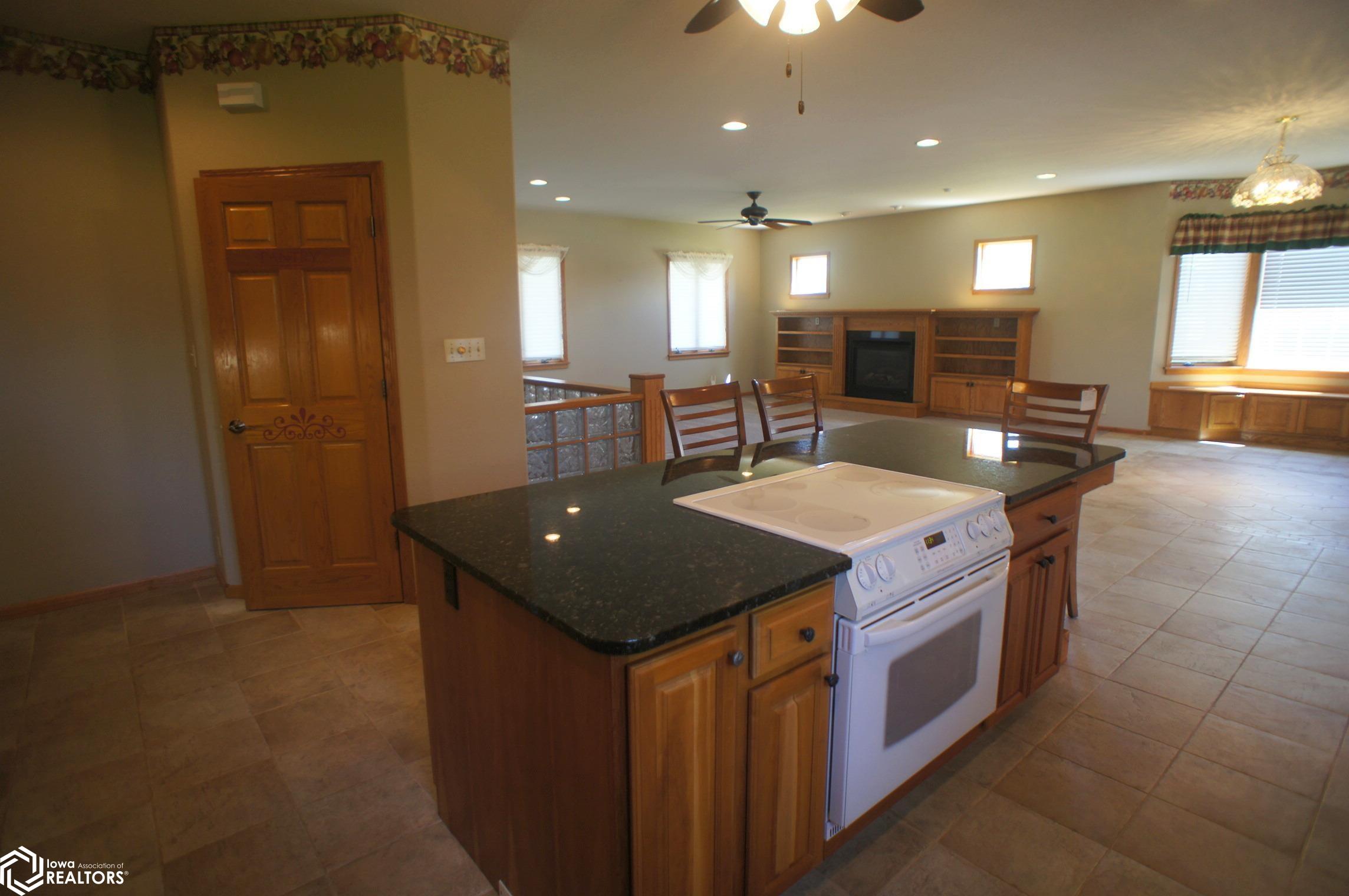 1004 Fair Meadow Drive, Webster City, Iowa image 11