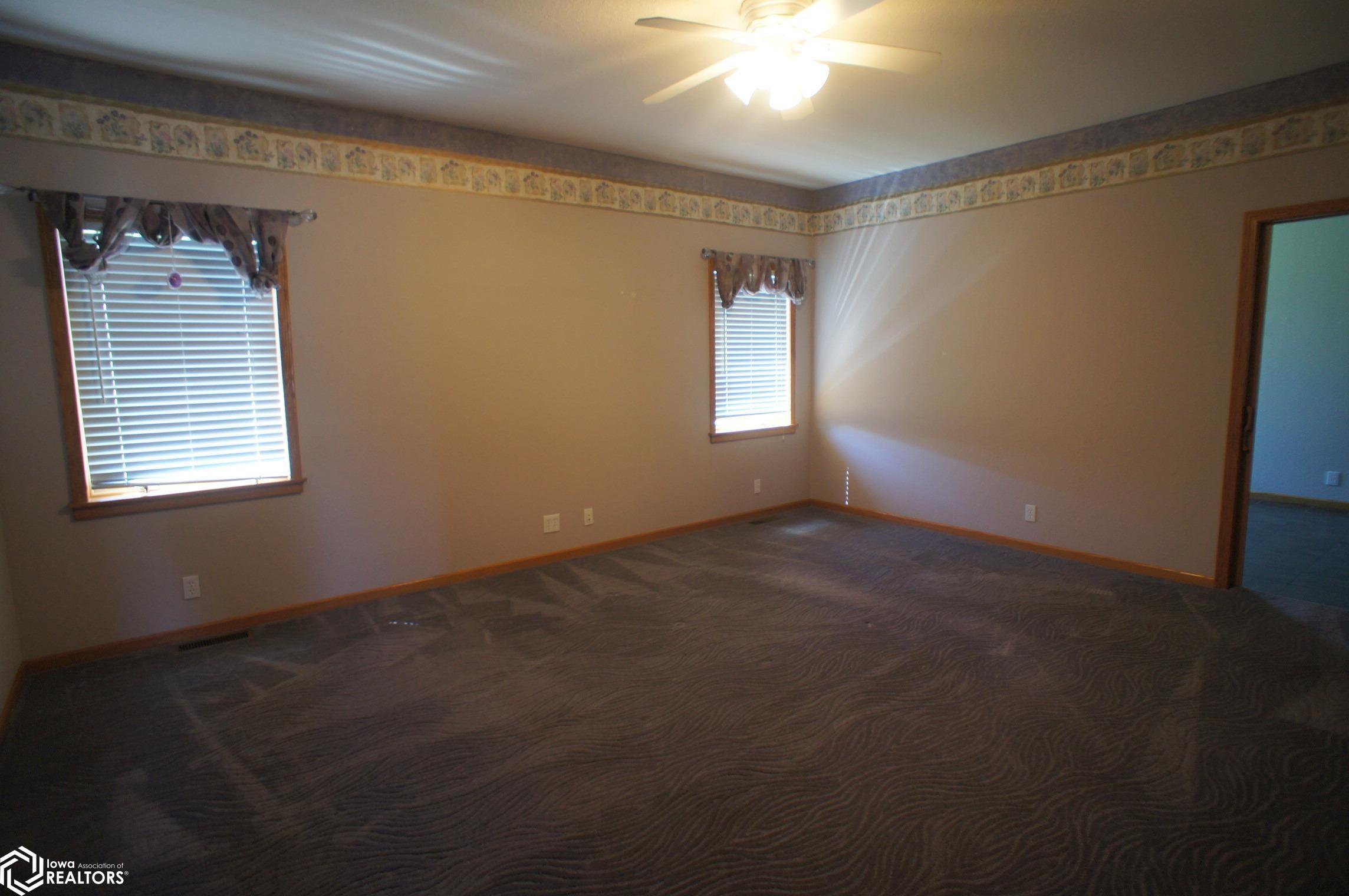 1004 Fair Meadow Drive, Webster City, Iowa image 14