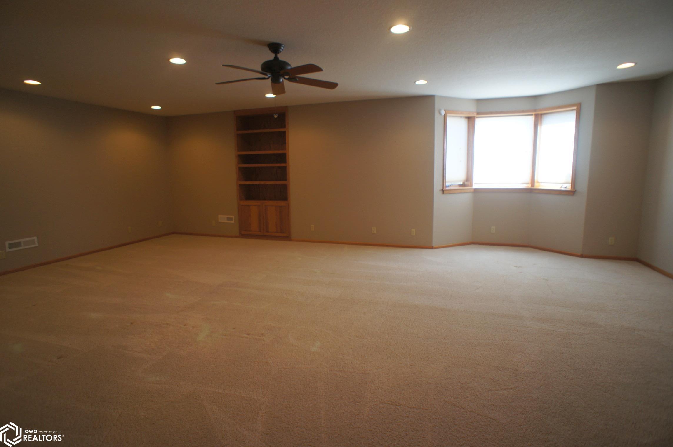 1004 Fair Meadow Drive, Webster City, Iowa image 25