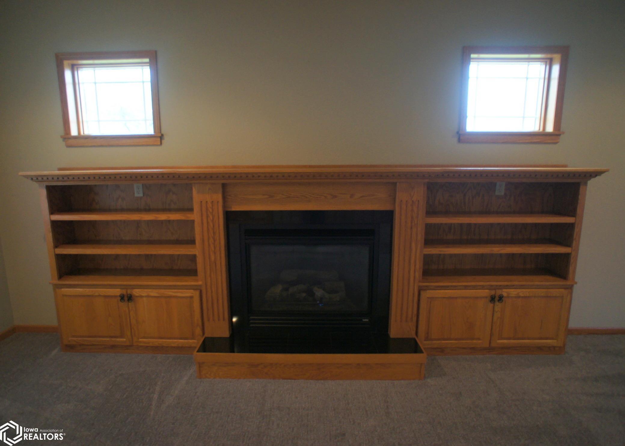 1004 Fair Meadow Drive, Webster City, Iowa image 4